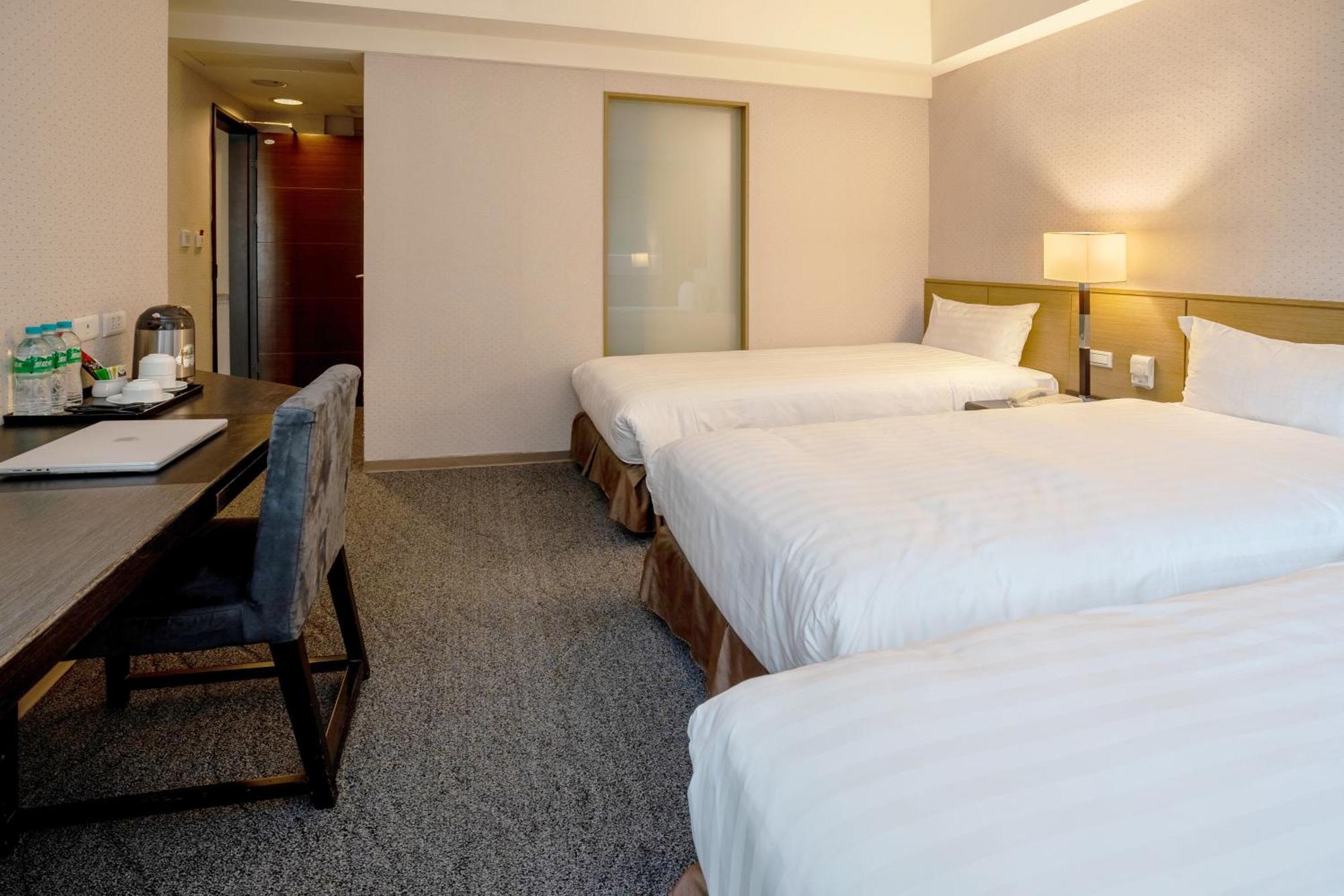 Guide Chongqing Hotel 4*