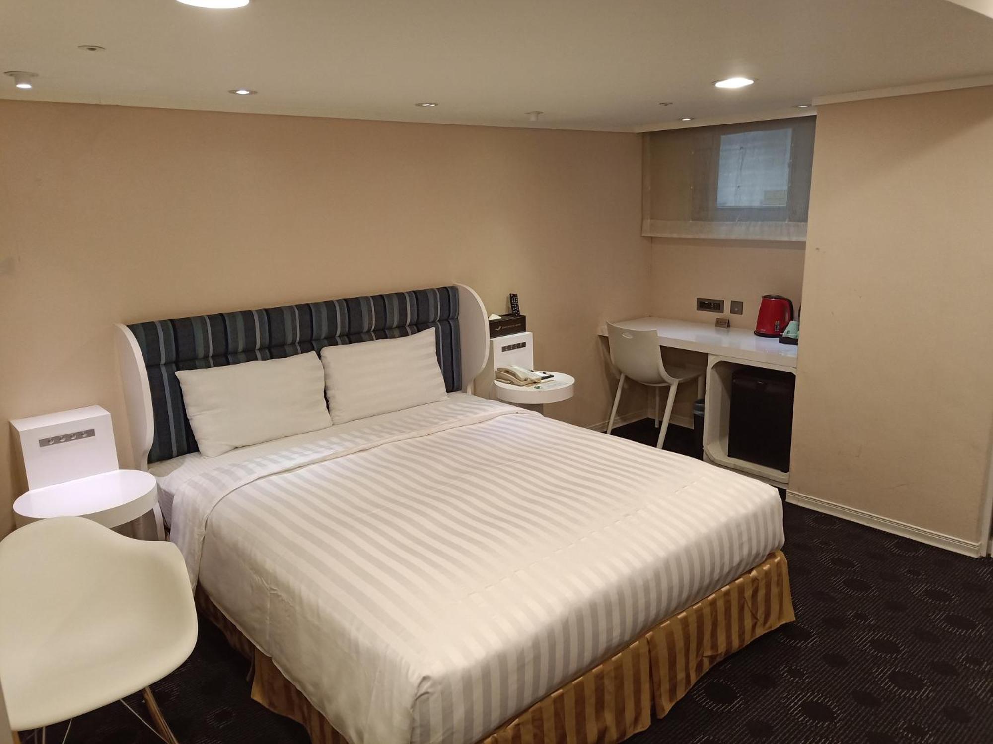 Ximen Airline Hotel Taipei