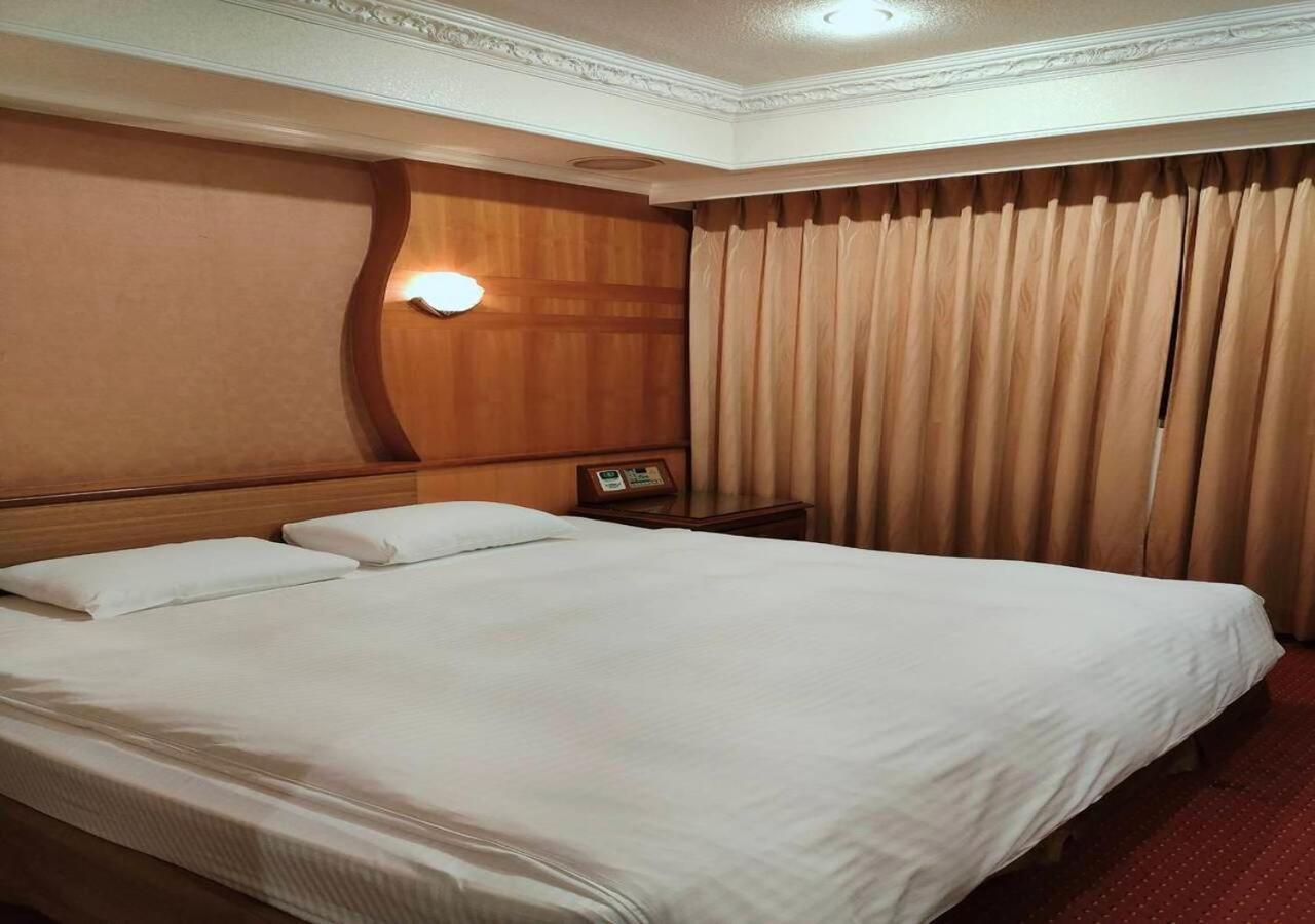 Champion Hotel 3*