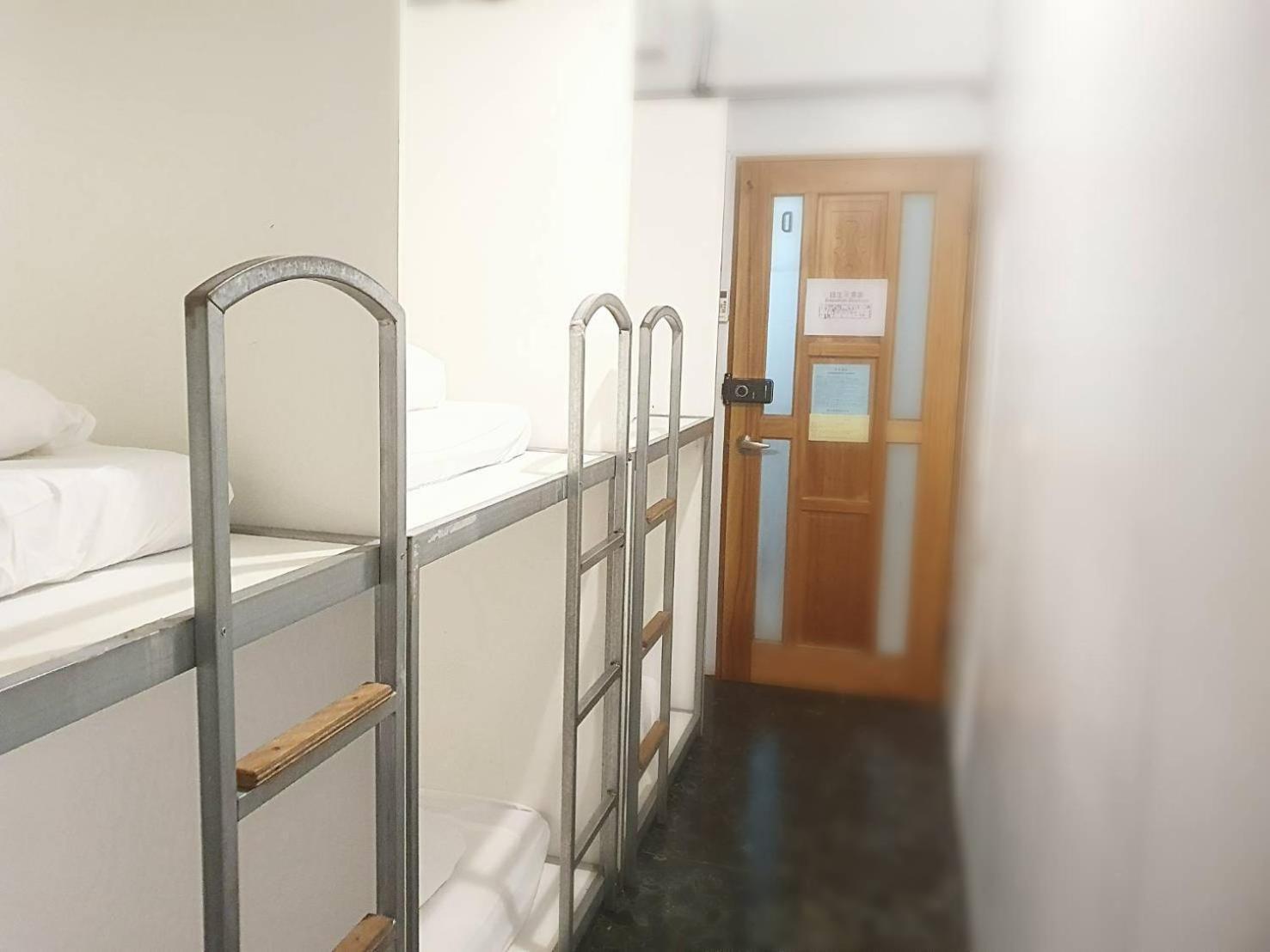 Cozy Capsule hotel Taipei