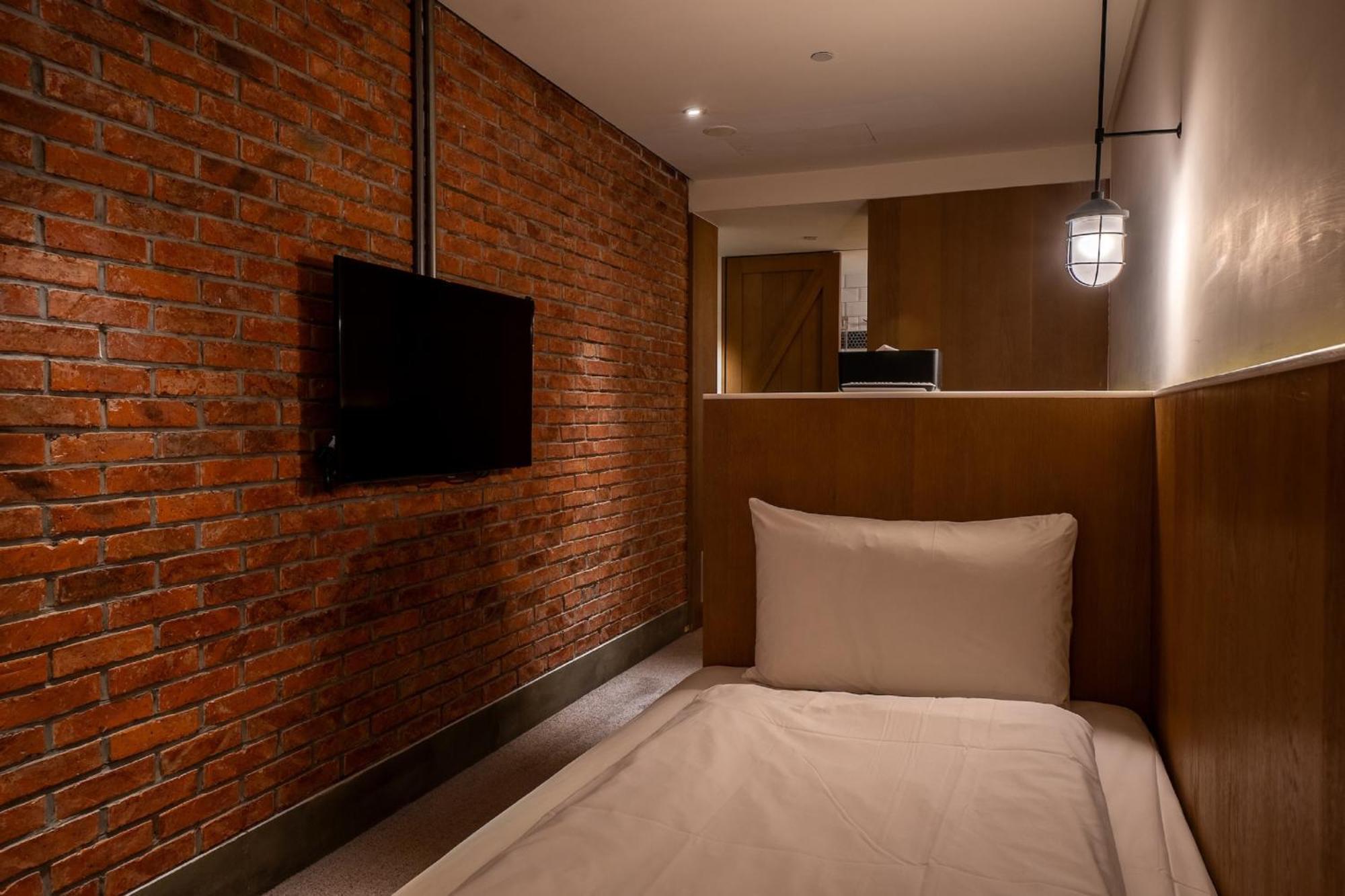 Check Songjiang 3*