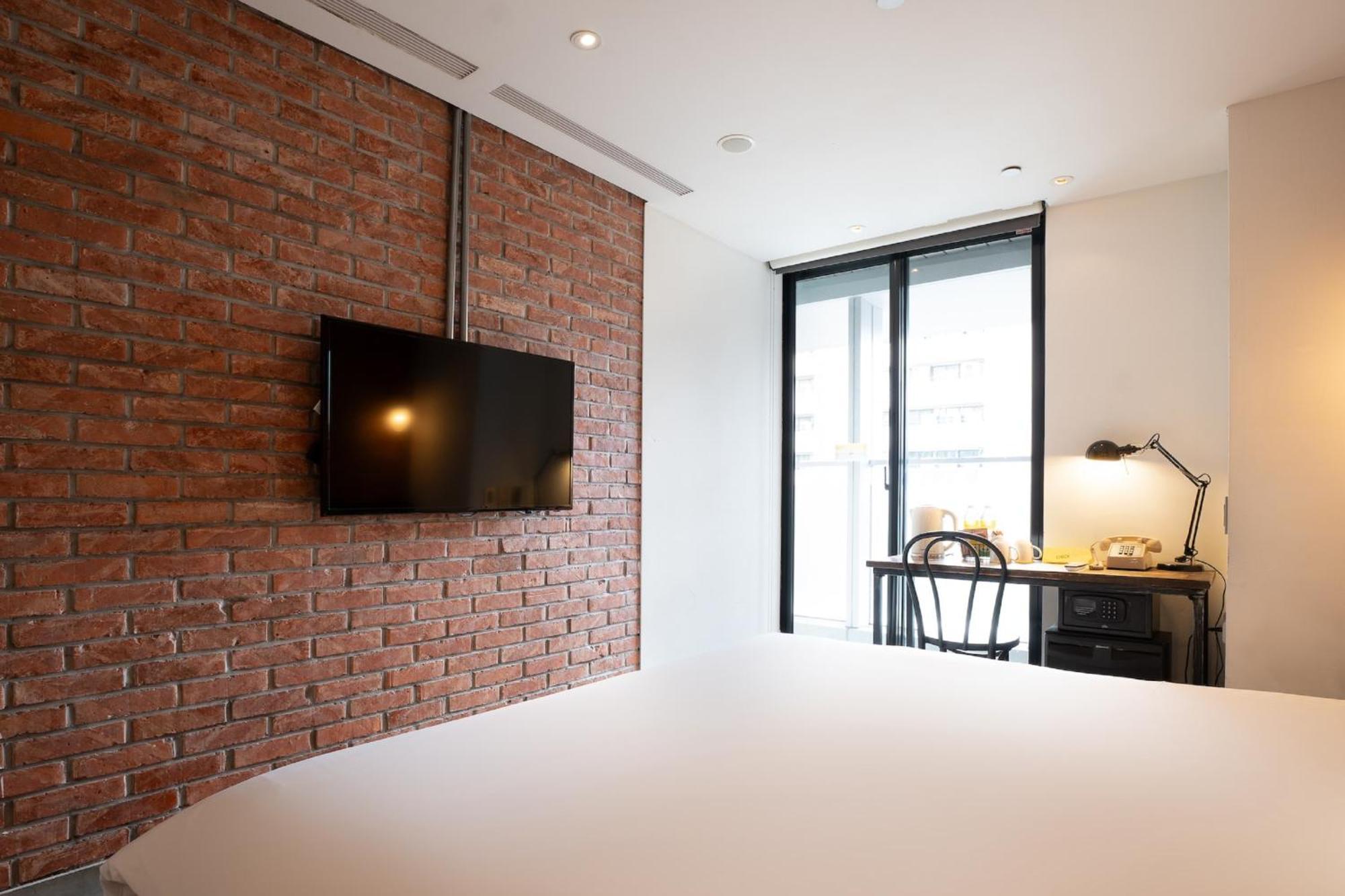 Check Songjiang Hotel