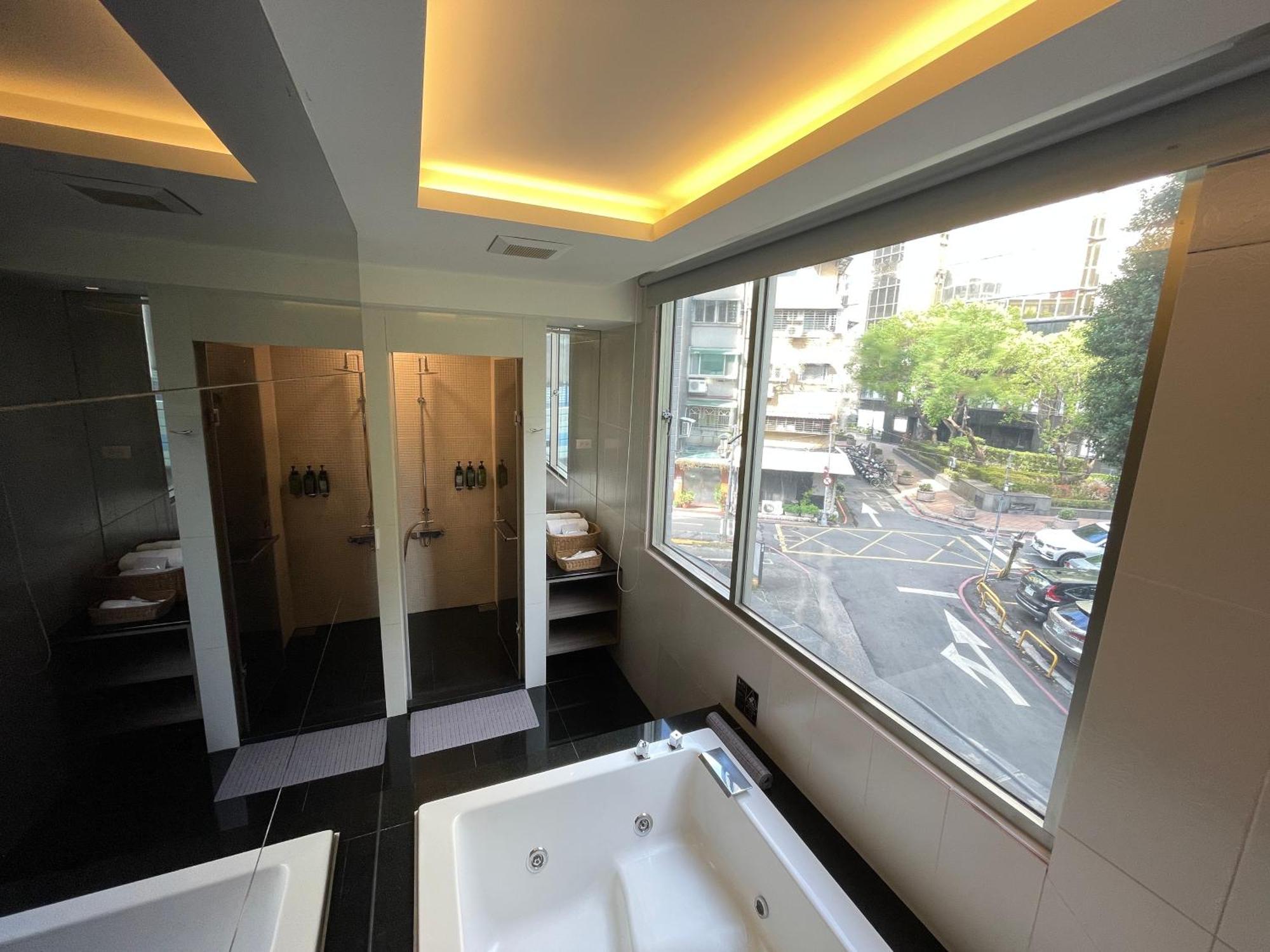 玩行旅台北館 Hotel Taipei