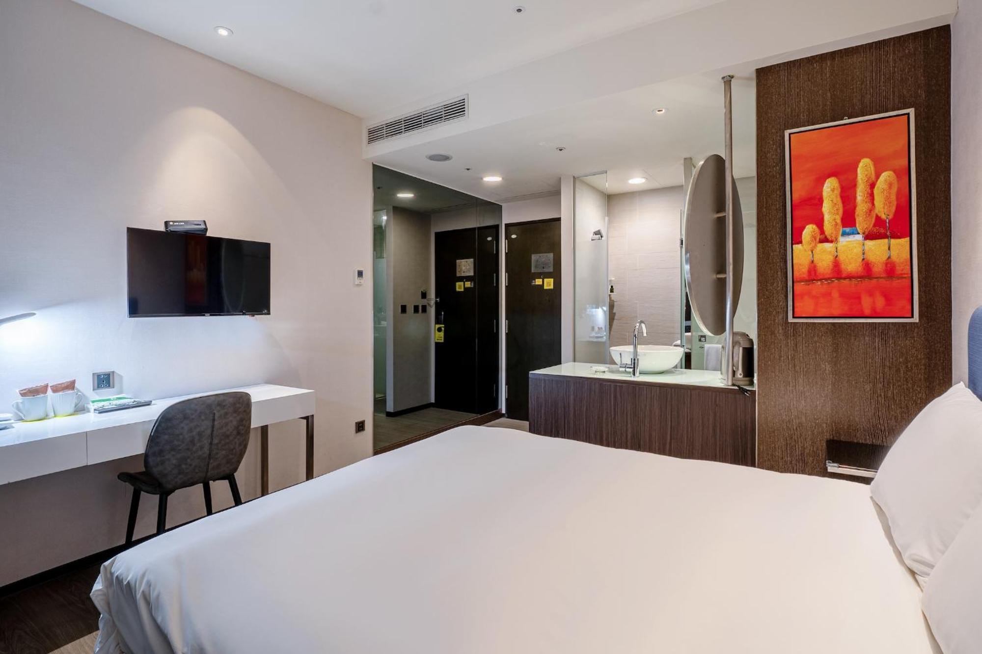 Check Xinyi Hotel 3*