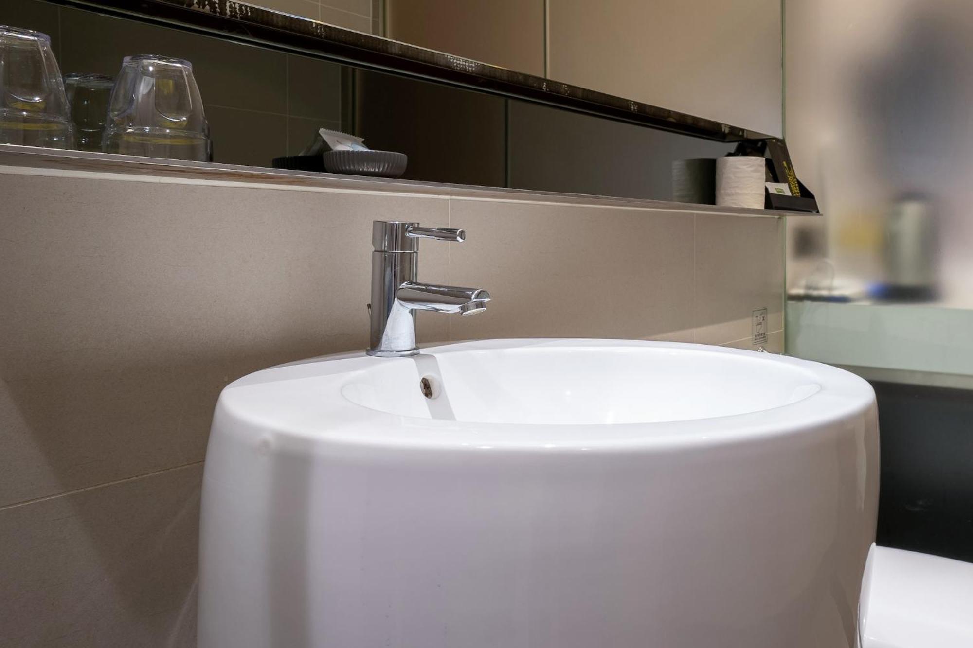 Hotel Check Xinyi