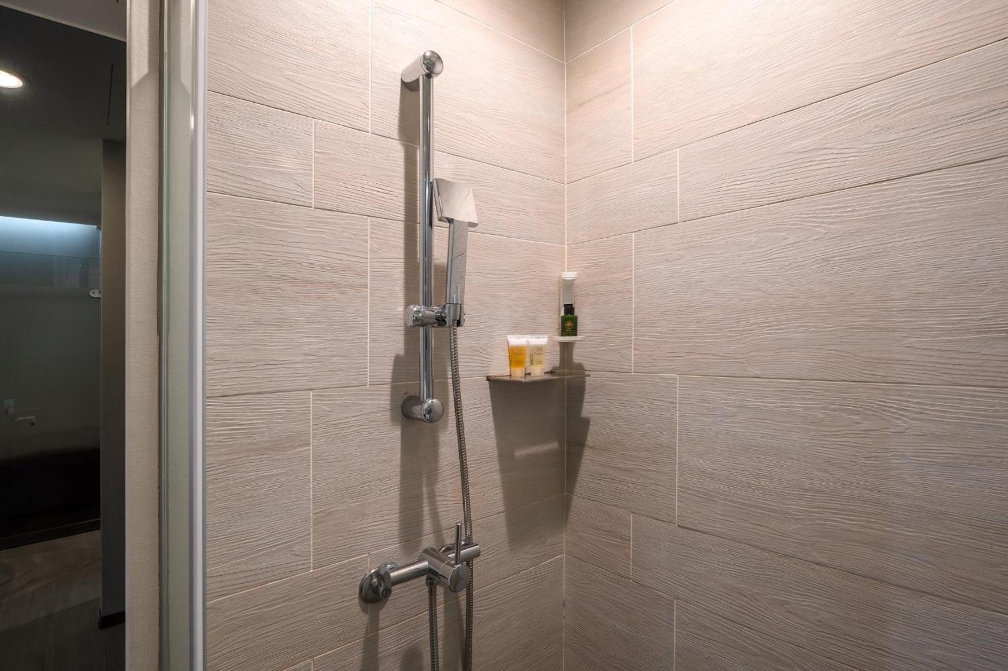 Hotel Check Xinyi