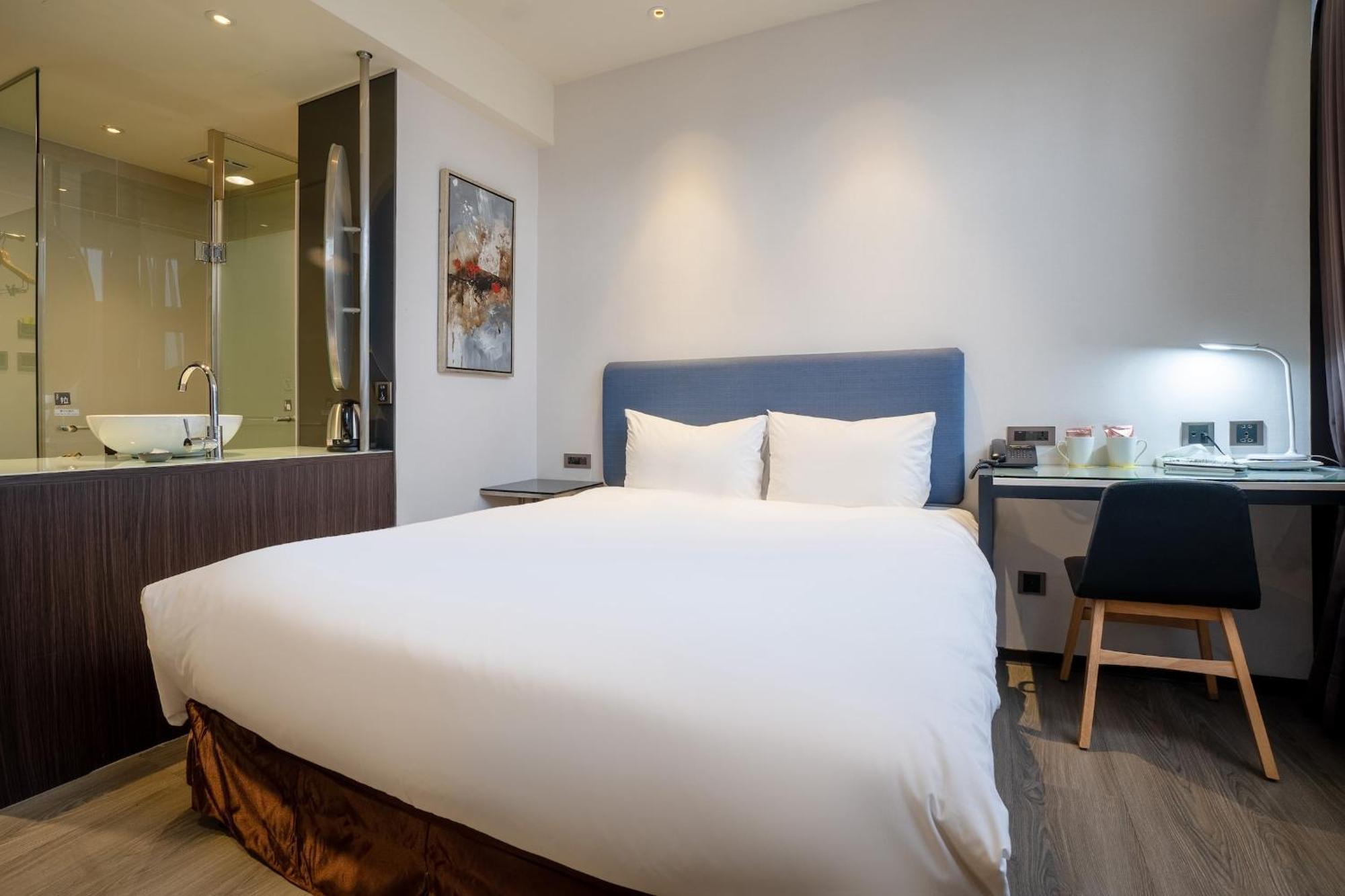 Check Xinyi Hotel 3*