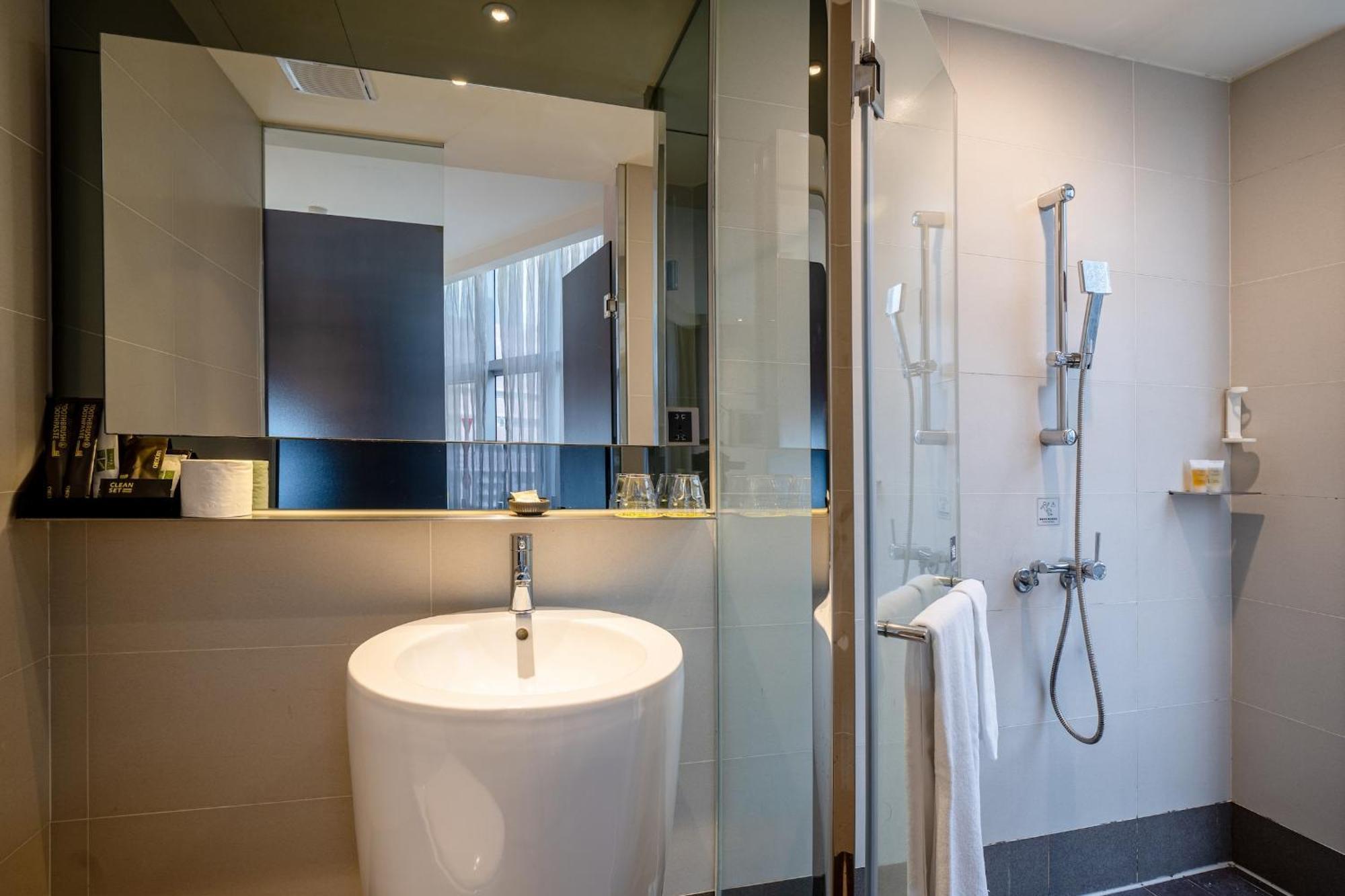 Hotel Check Xinyi 3*