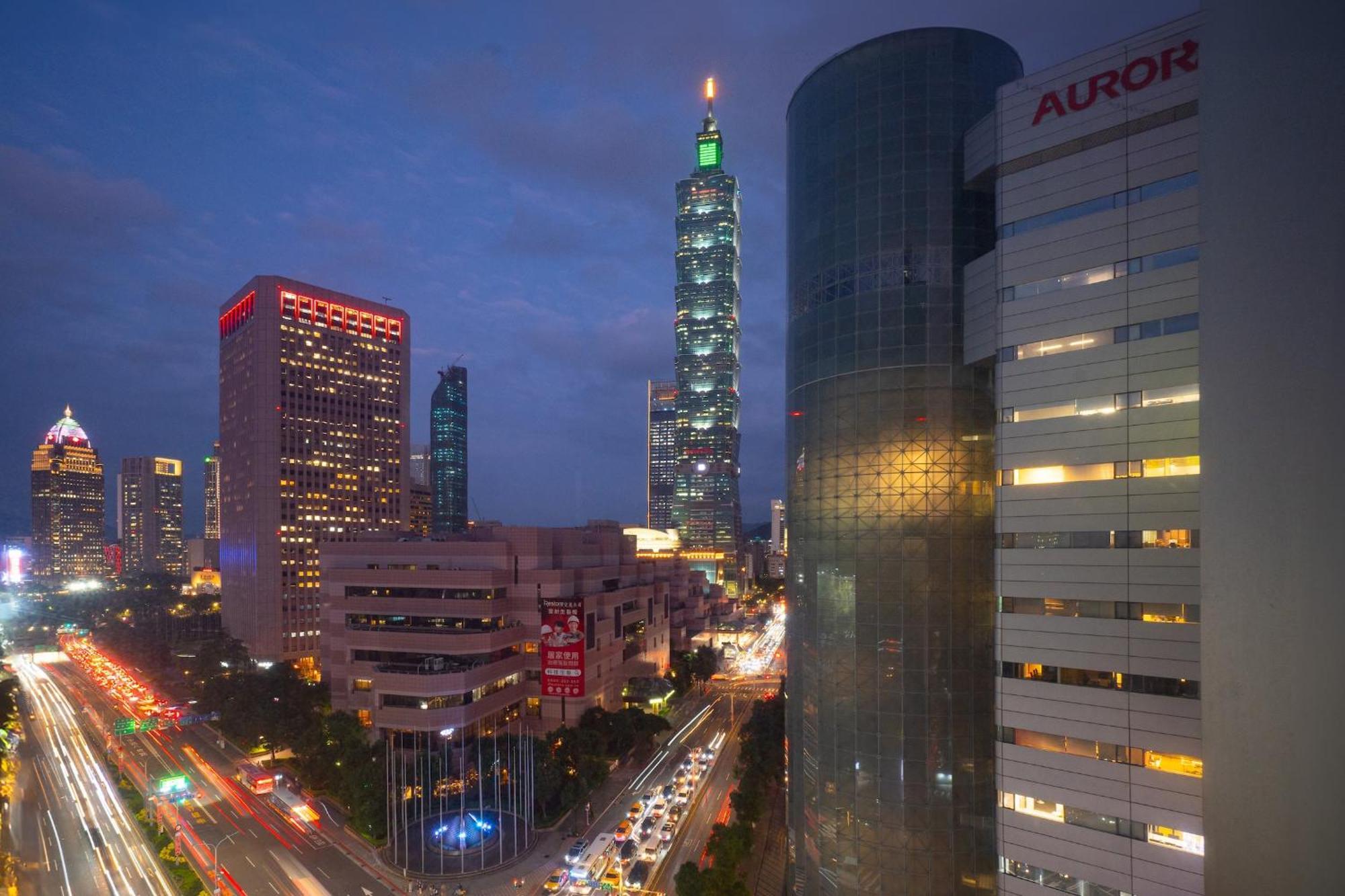 Check Xinyi Hotel 3*