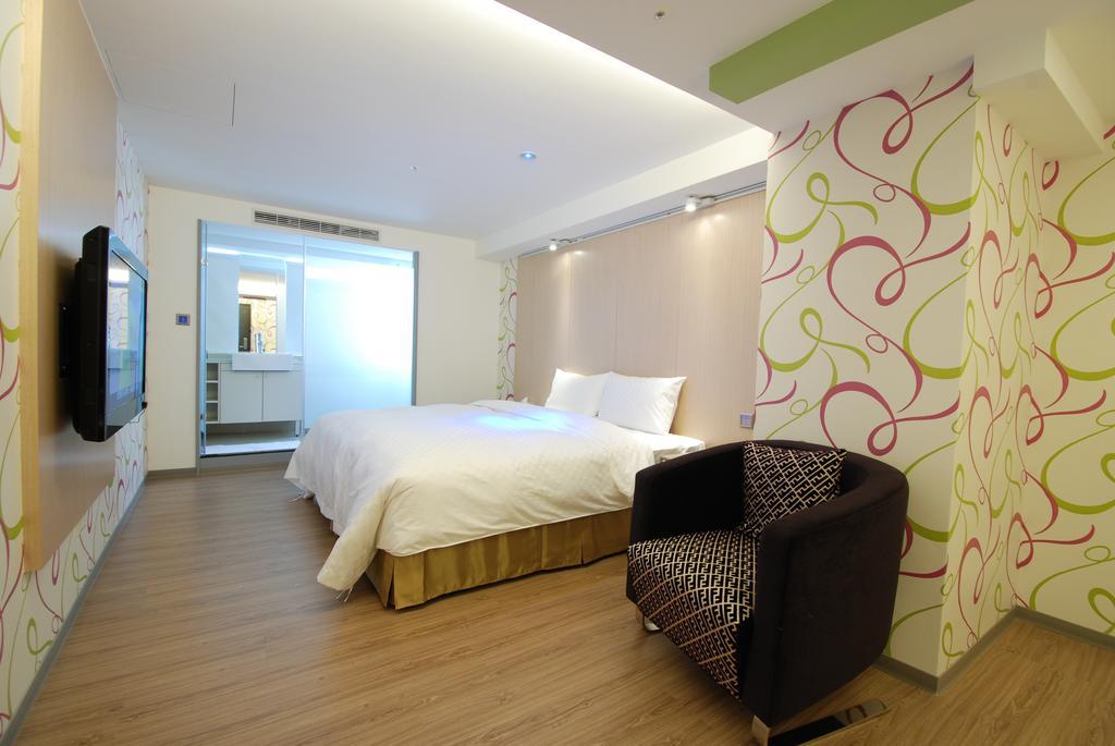 New - Main Station Hotel