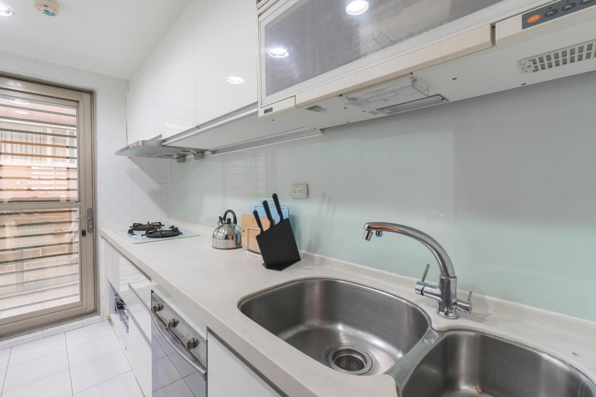 New Building 3b2b Daan Park Mrt-2min 全新大樓家 3房2衛 2分到大安森林公園站 Apartment