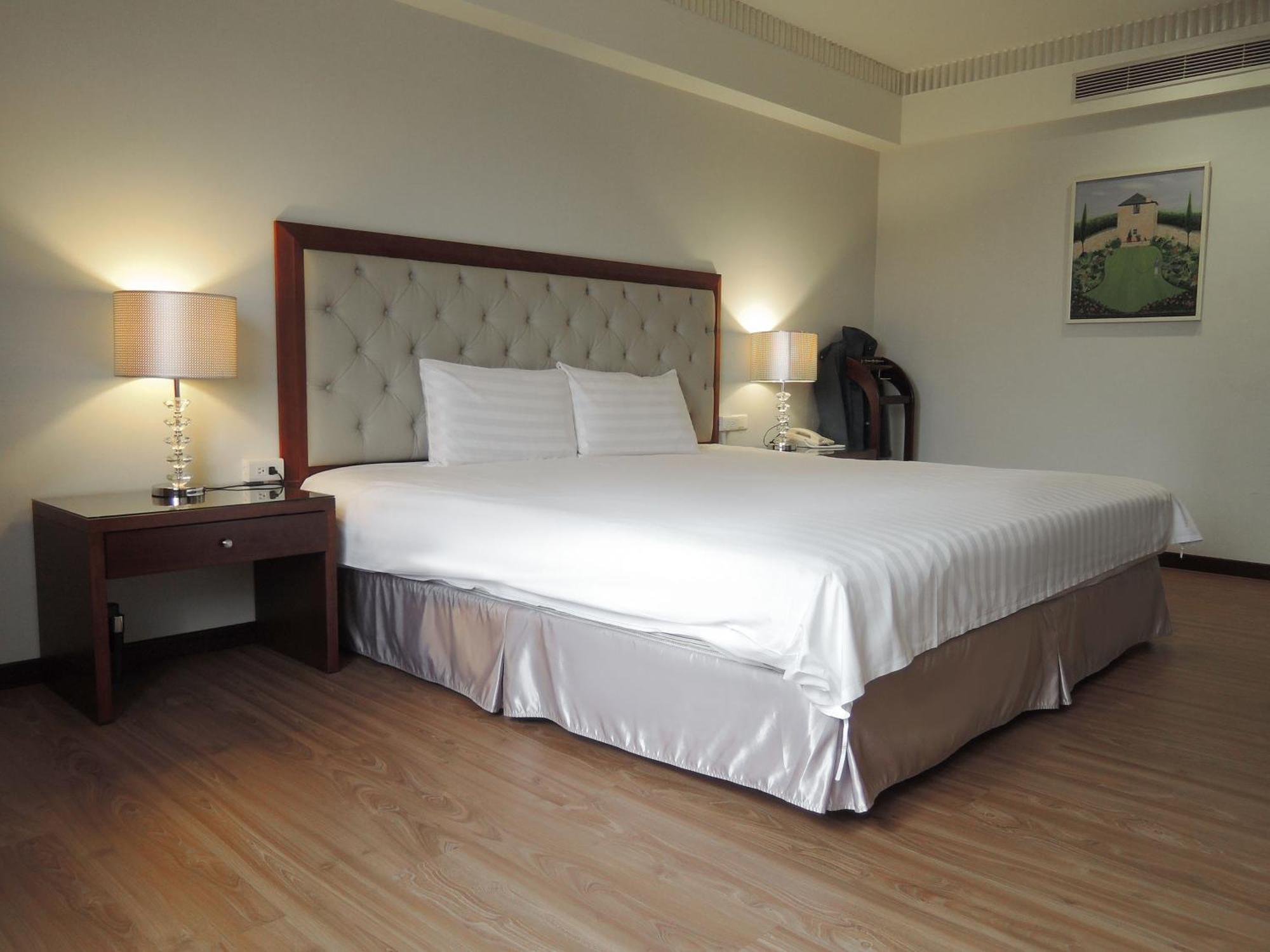 Hotel Check Neihu 4*