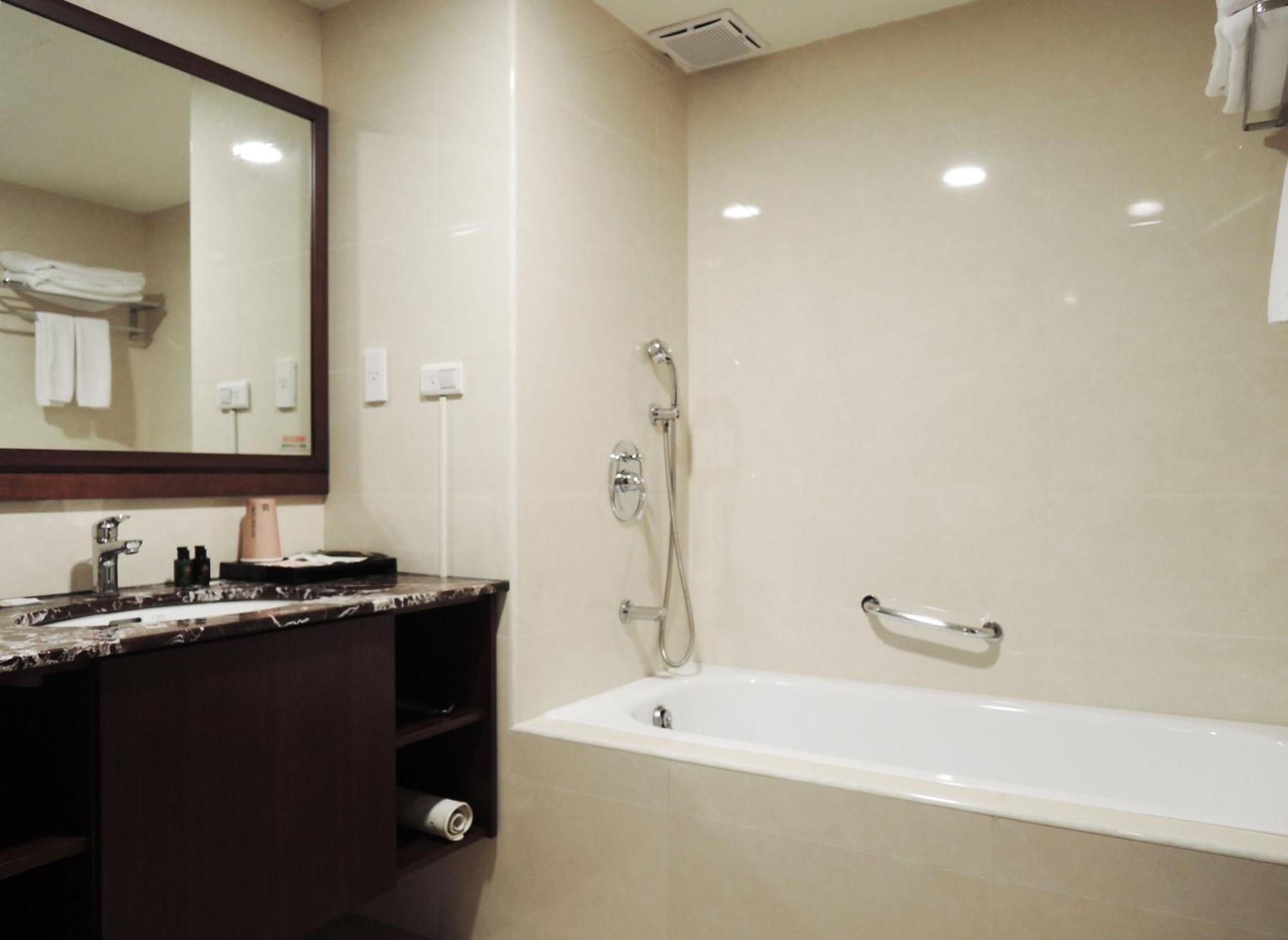 Hotel Check Neihu 4*