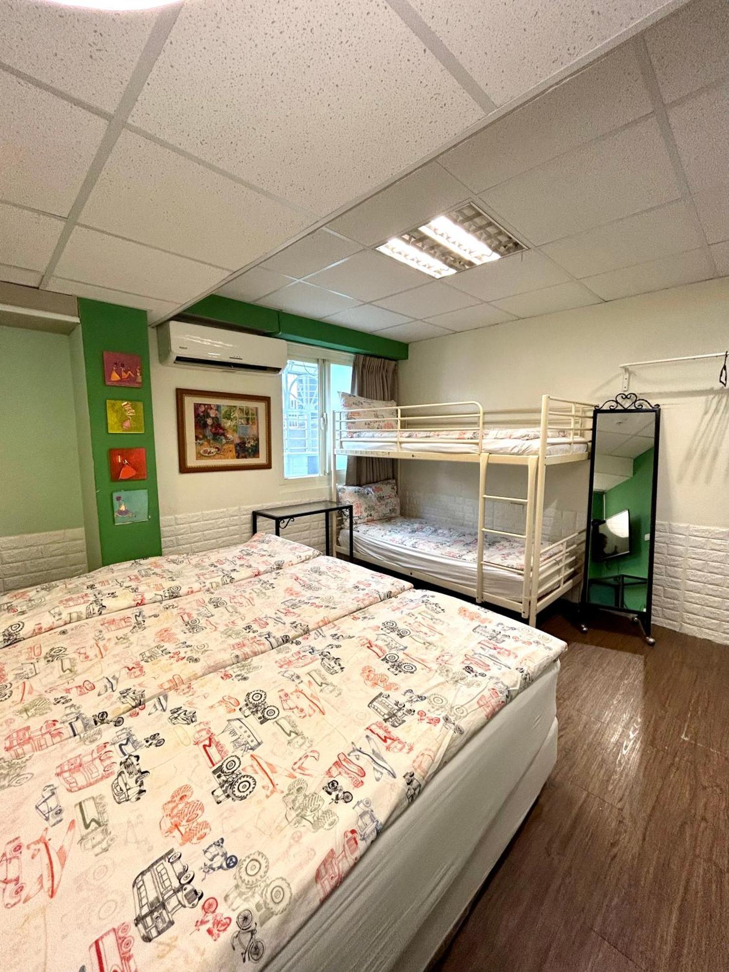 Triple Tiger Hostel Taipei