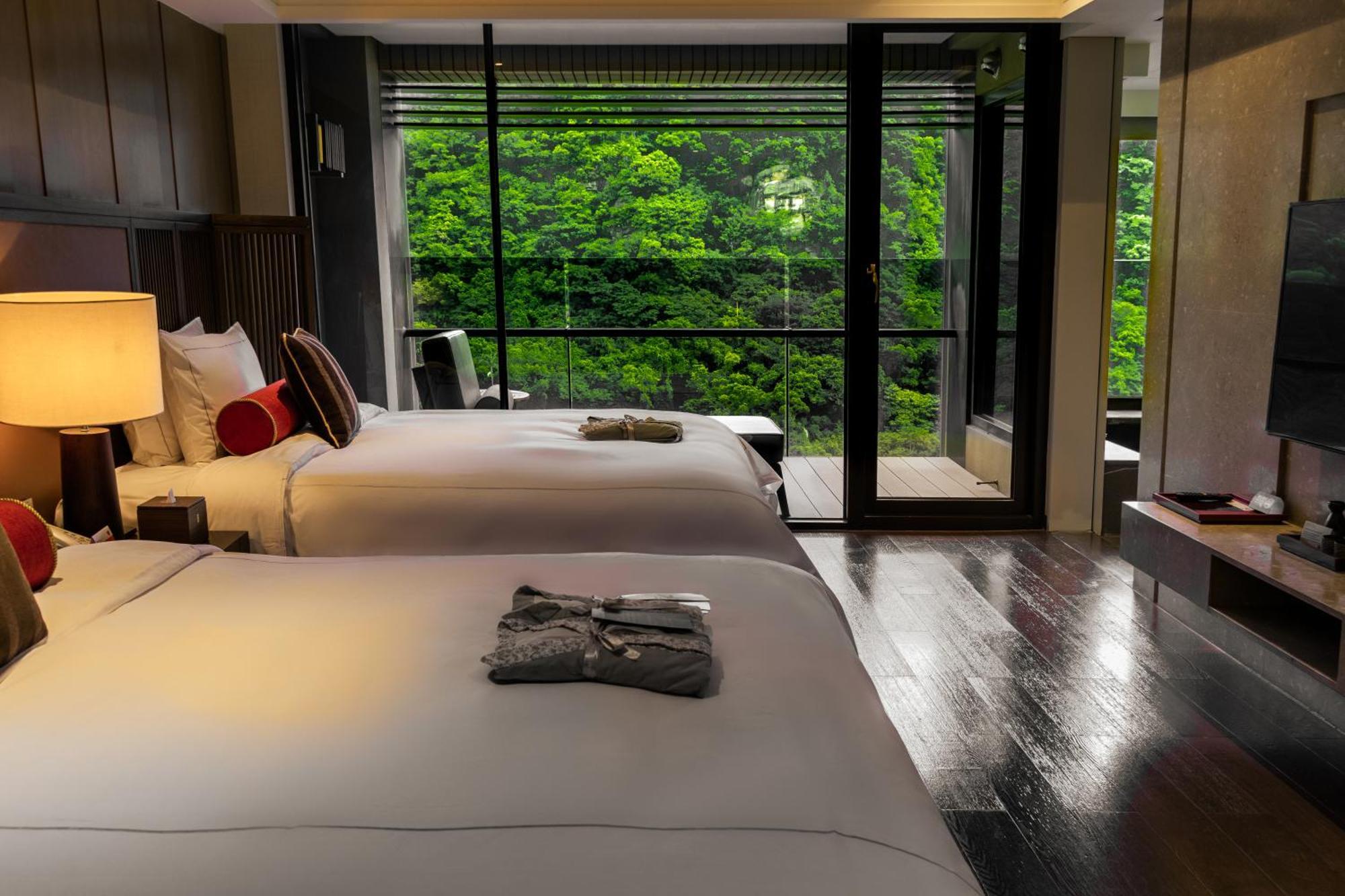 Grand View Beitou 5*