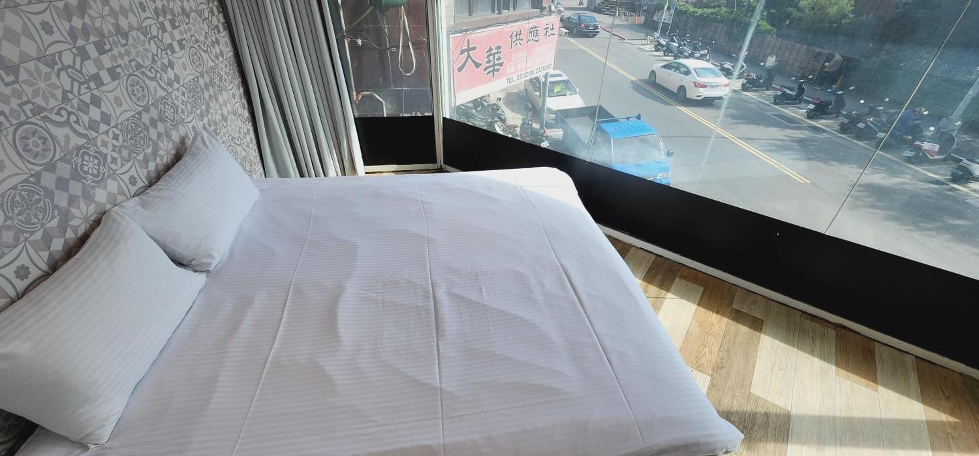 Cheers Loft Self Check-in Inn Taipei