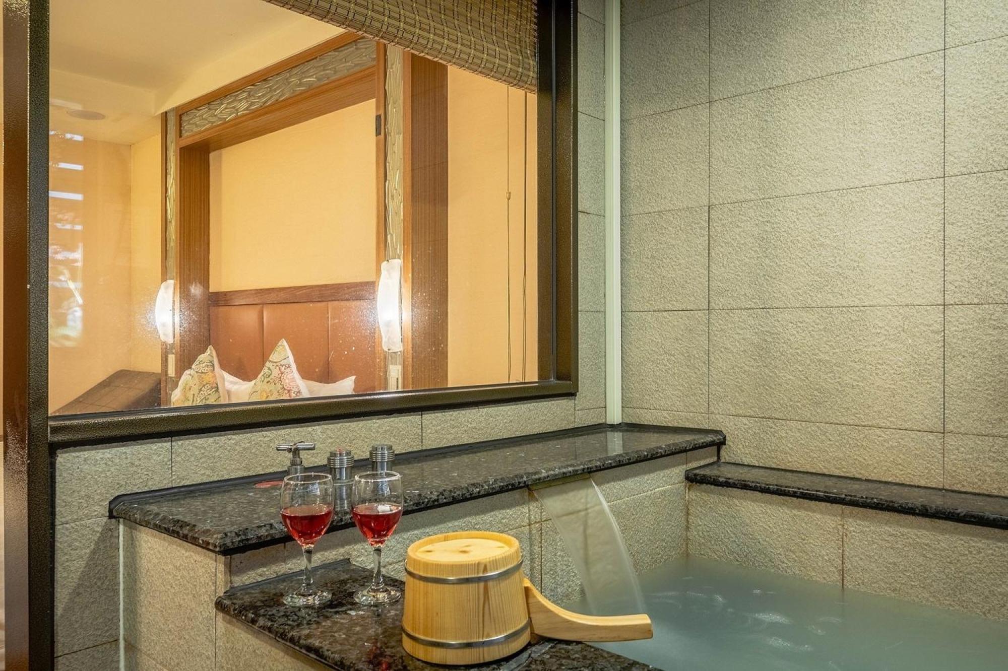 Chyuan Du Spring Hotel 3*