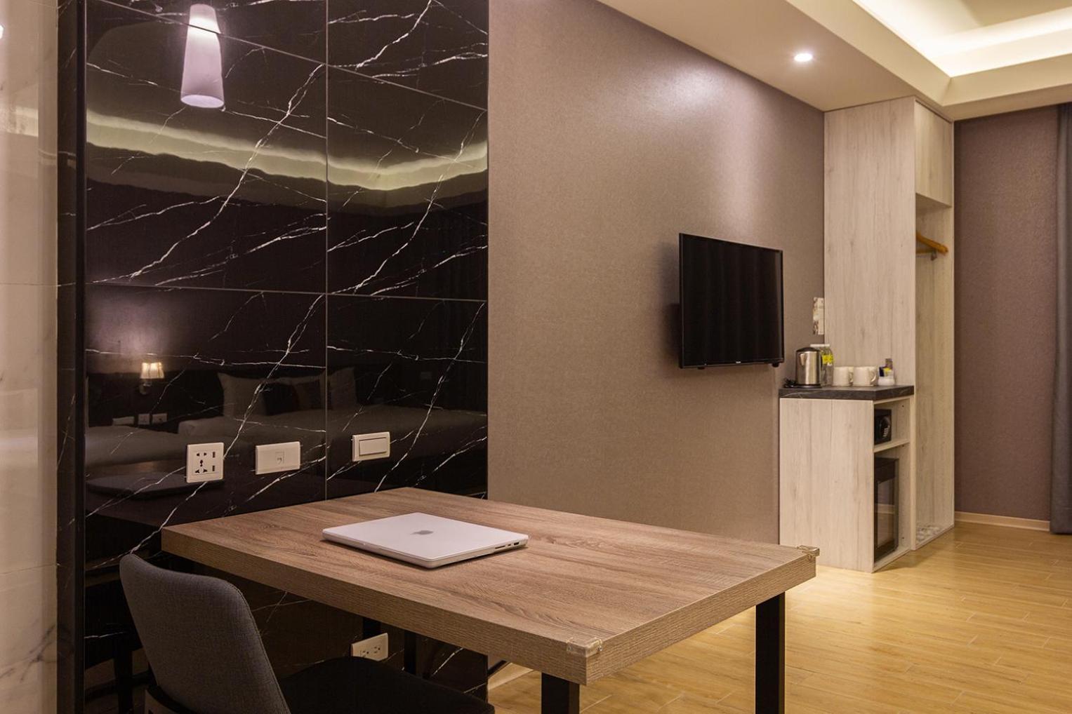 Hotel Check New Luzhou Taipei