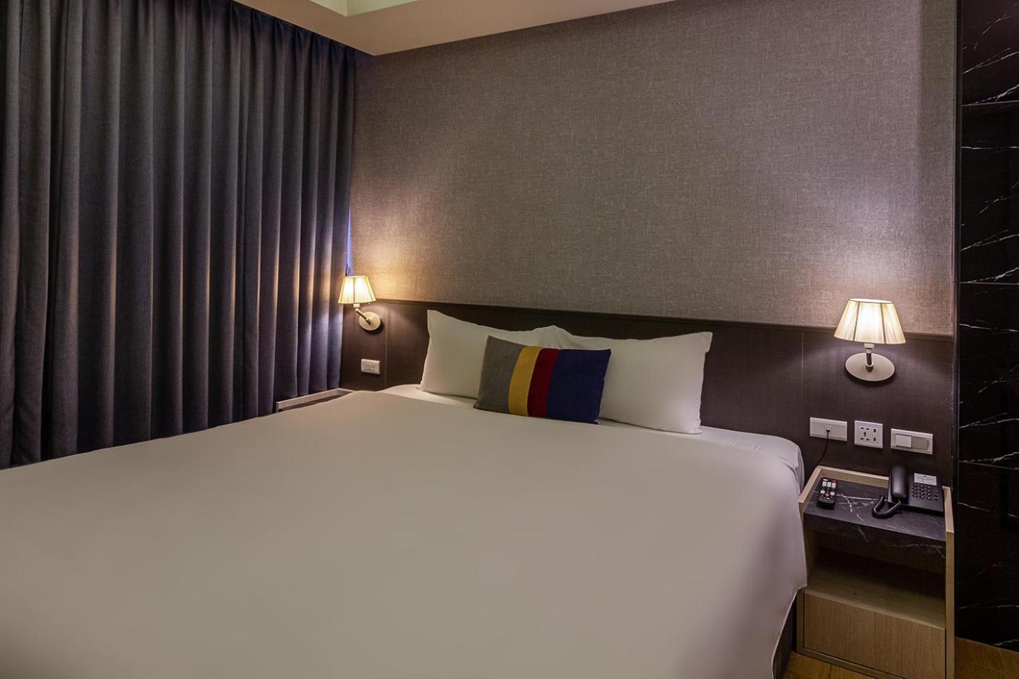 Check New Luzhou Hotel Taipei