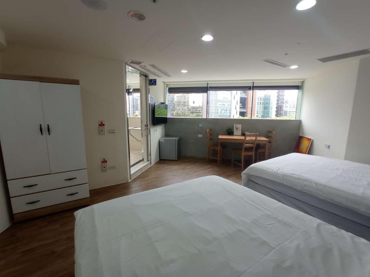 Meworld - Daan Capsule hotel *