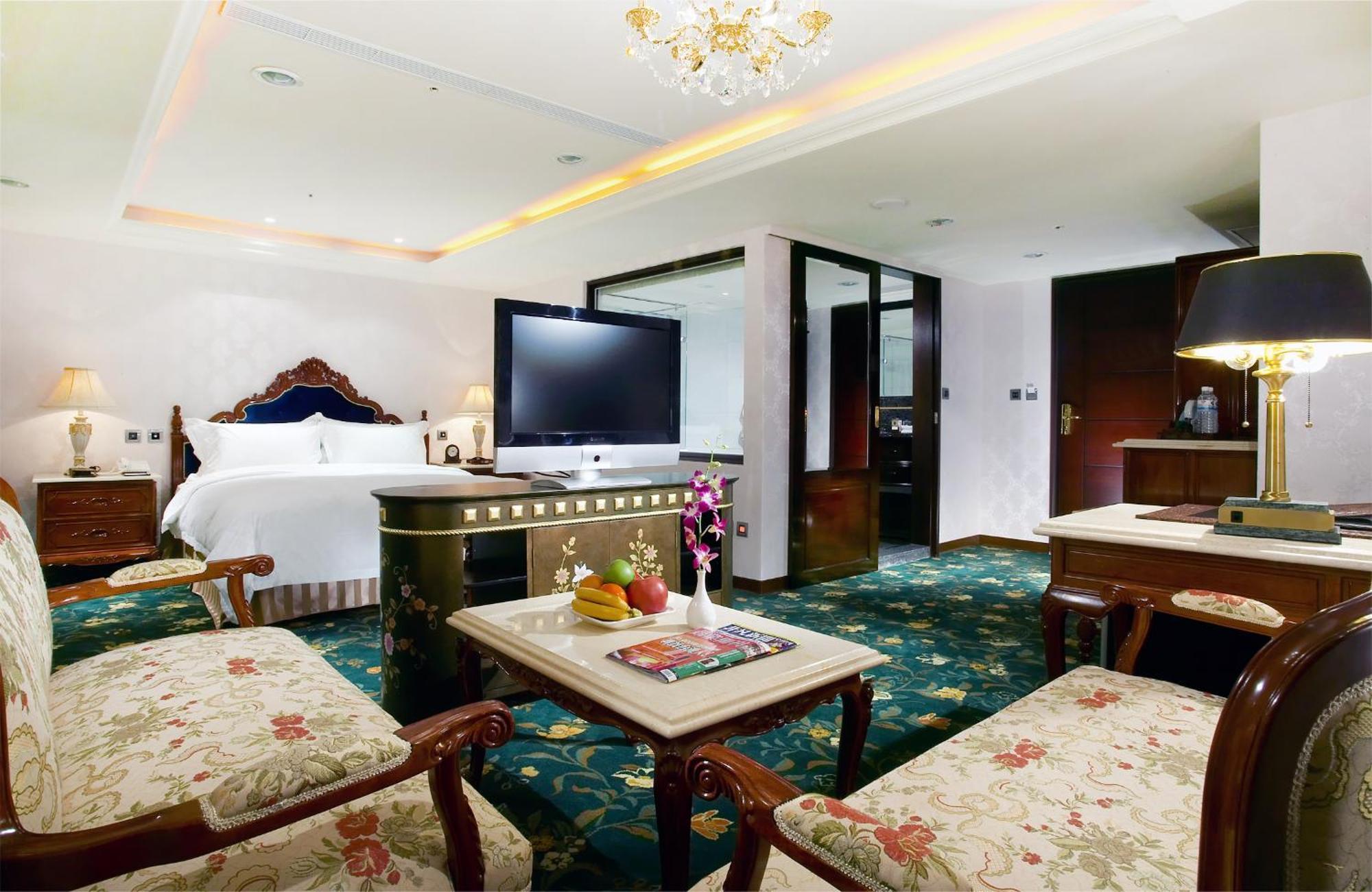 Royal Seasons ‧ Nanjing W.