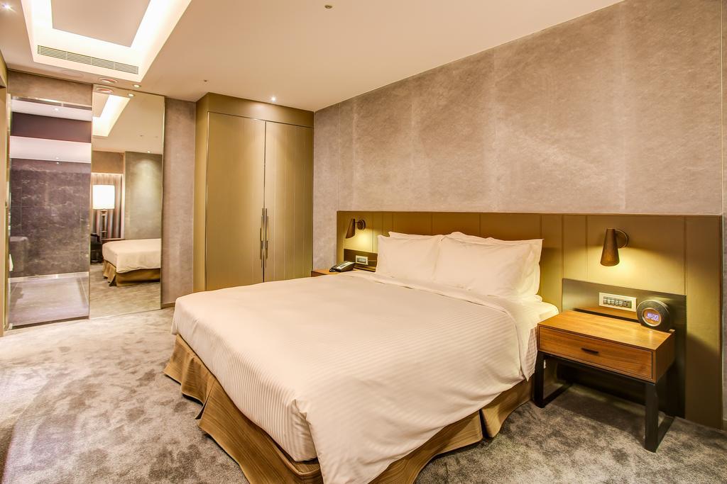 Check Nanjing Hotel
