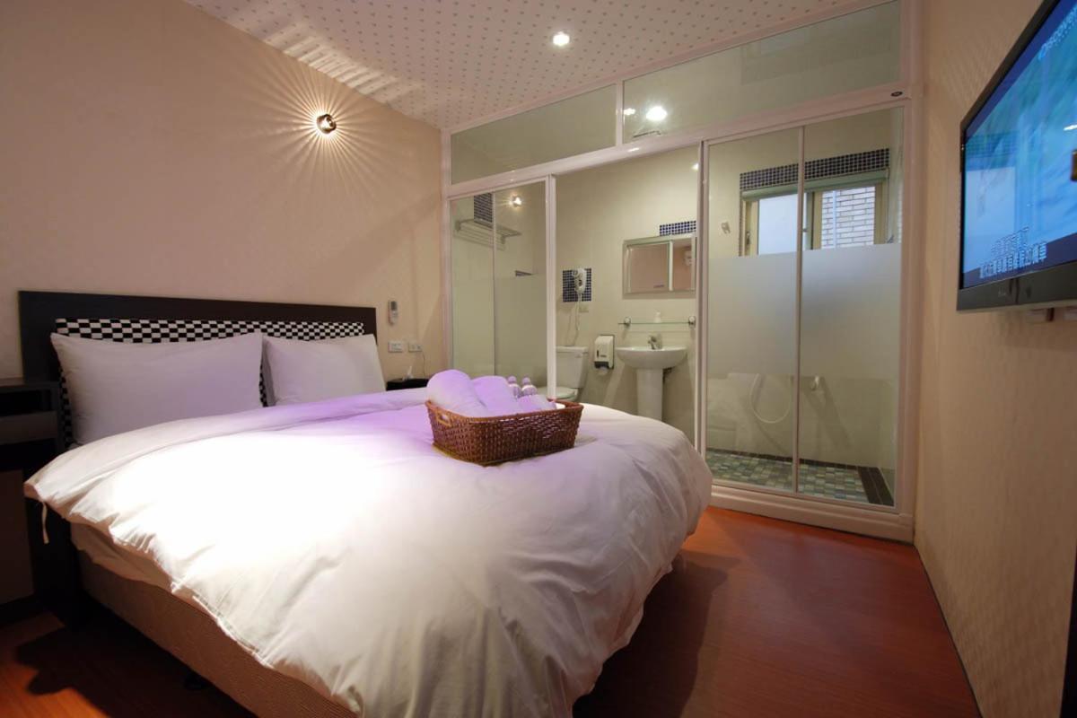 Hotel Happiness 3*