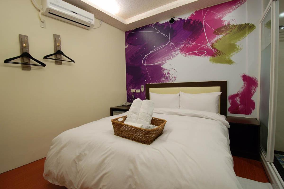 Hotel Happiness 3*