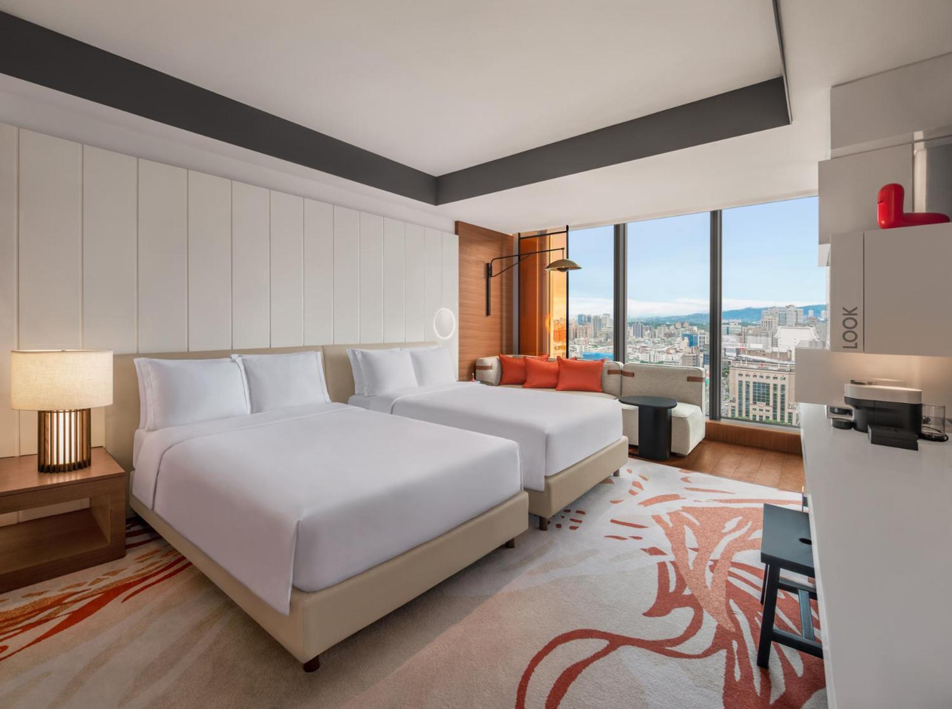 Hotel W 5*