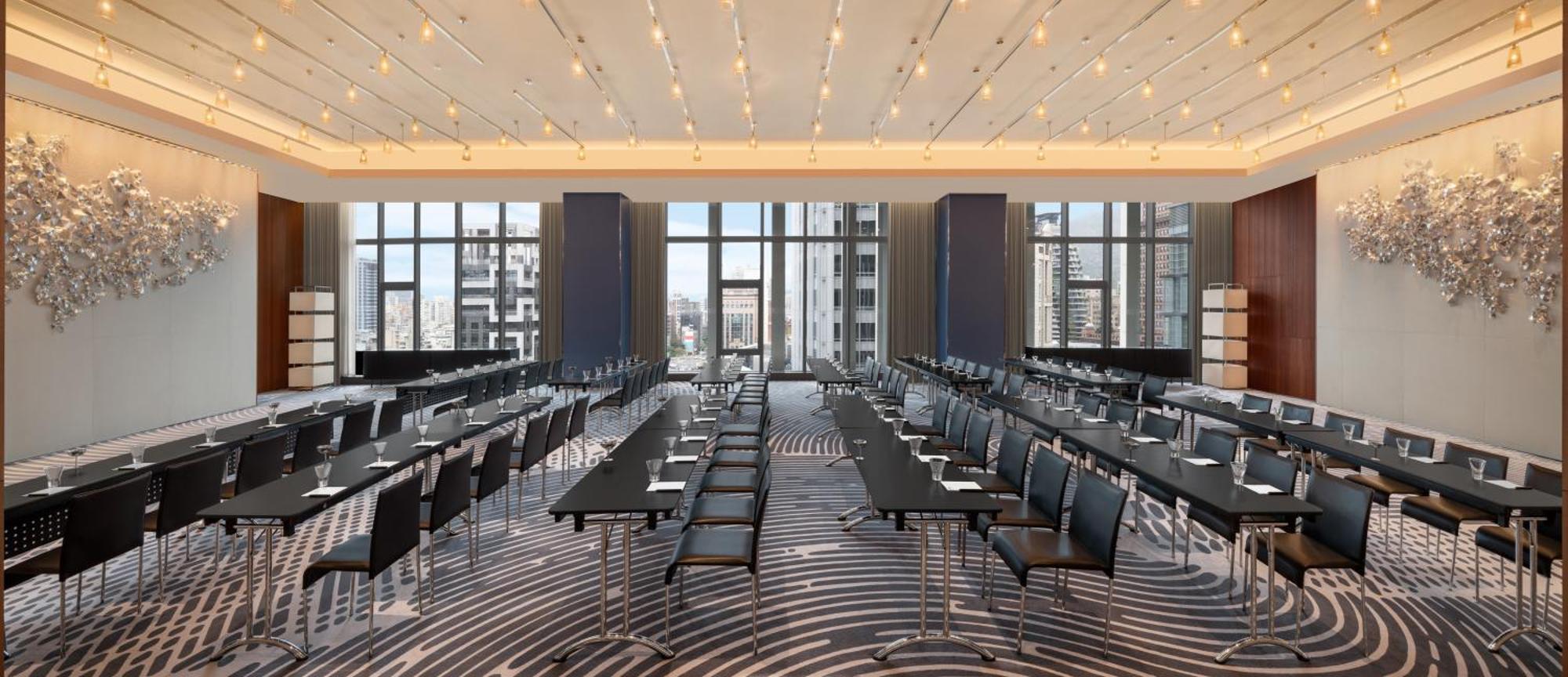 W Hotel 5*