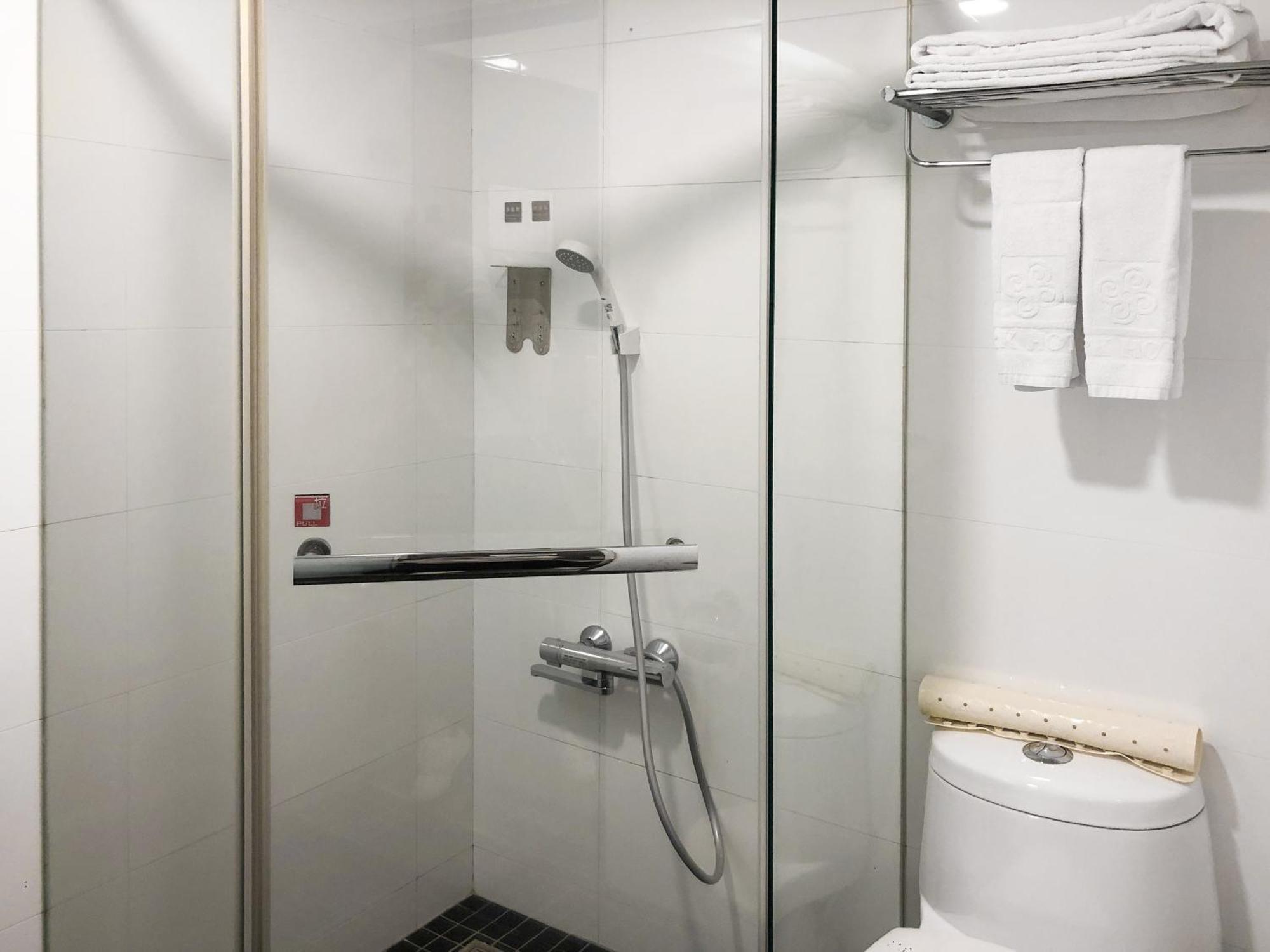 Hotel Check Express Yongkang 3*