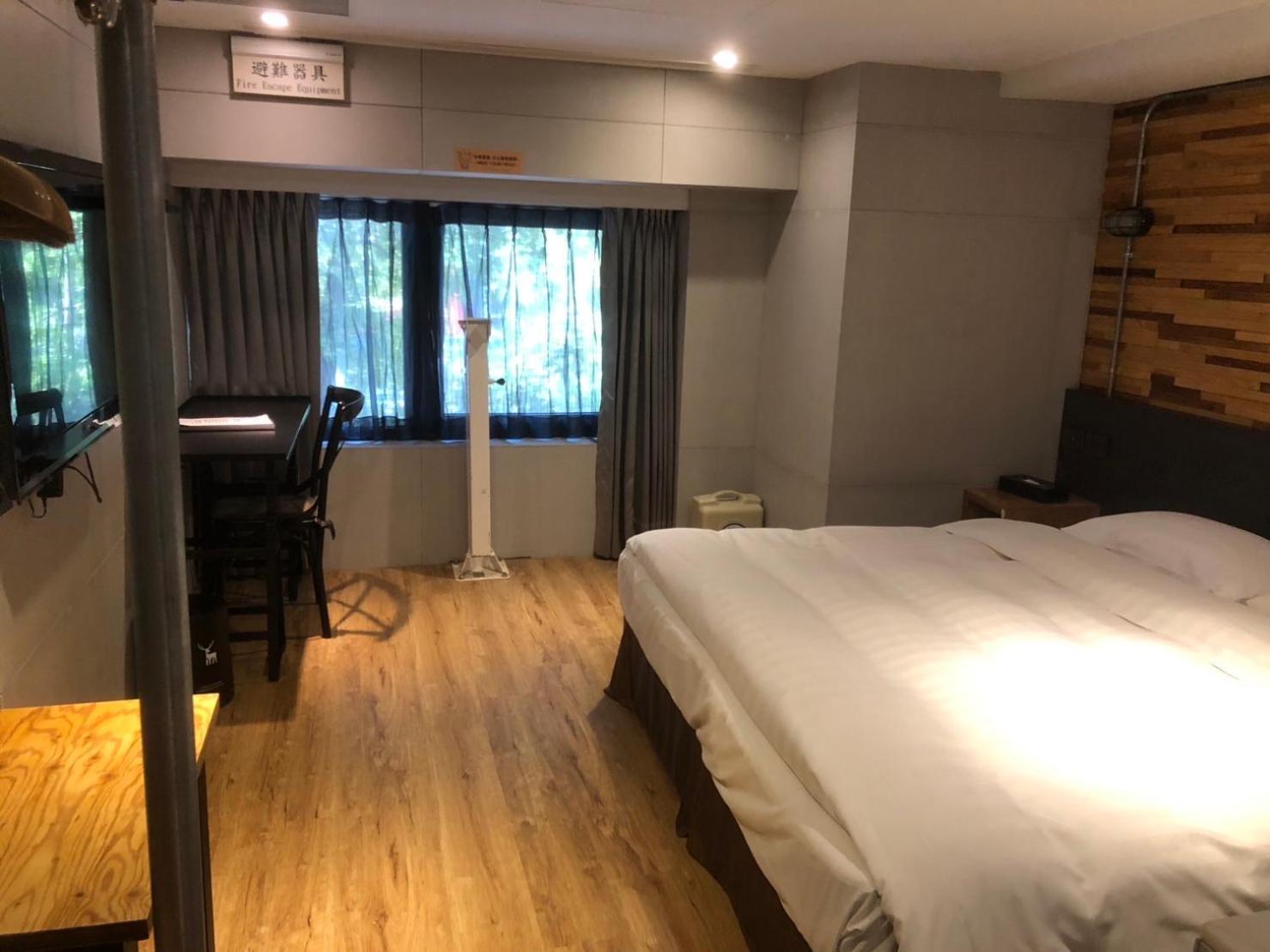 Rf - Zhongxiao Hotel 3*