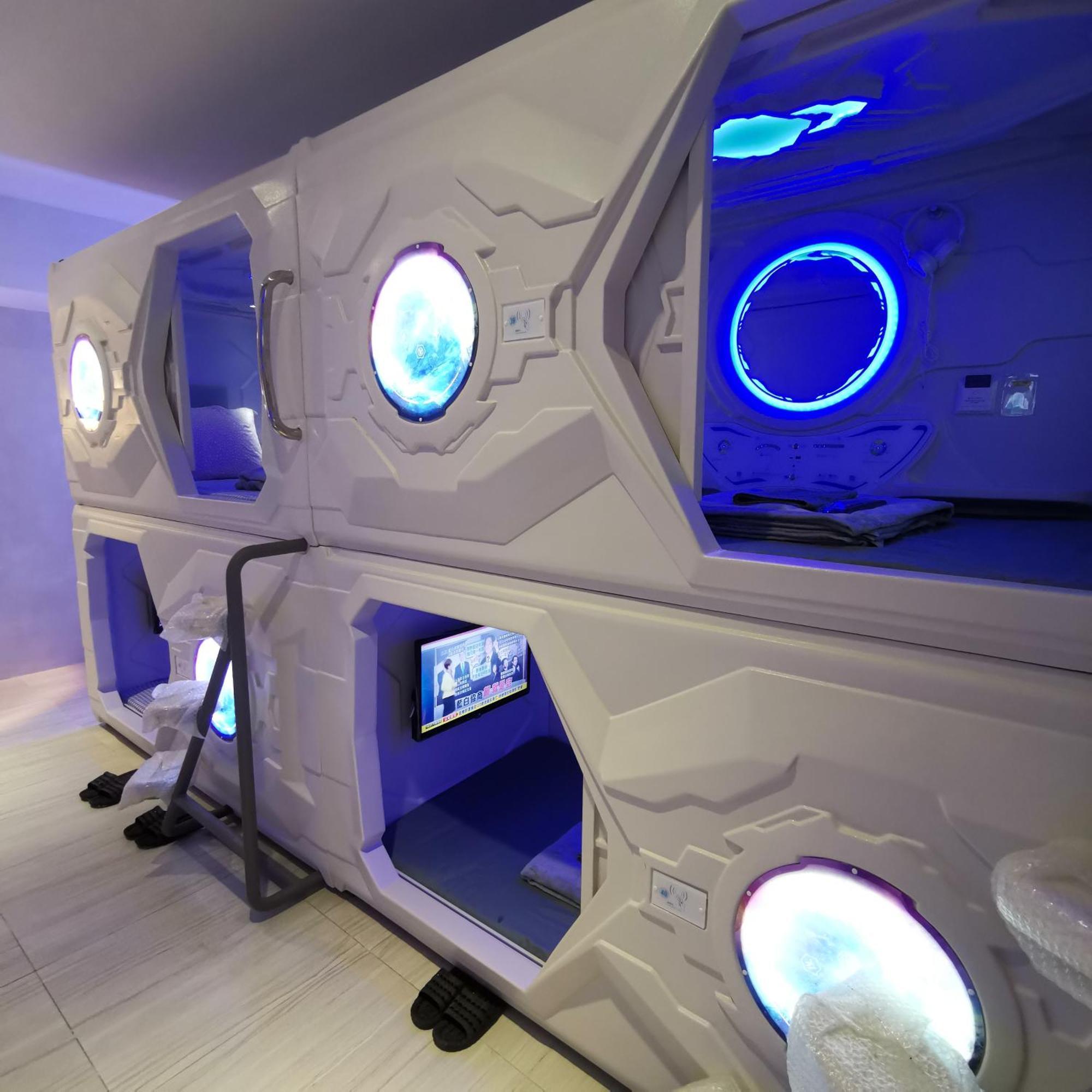 Capsule hotel 橙舍太空艙 Tw Capsule 2*