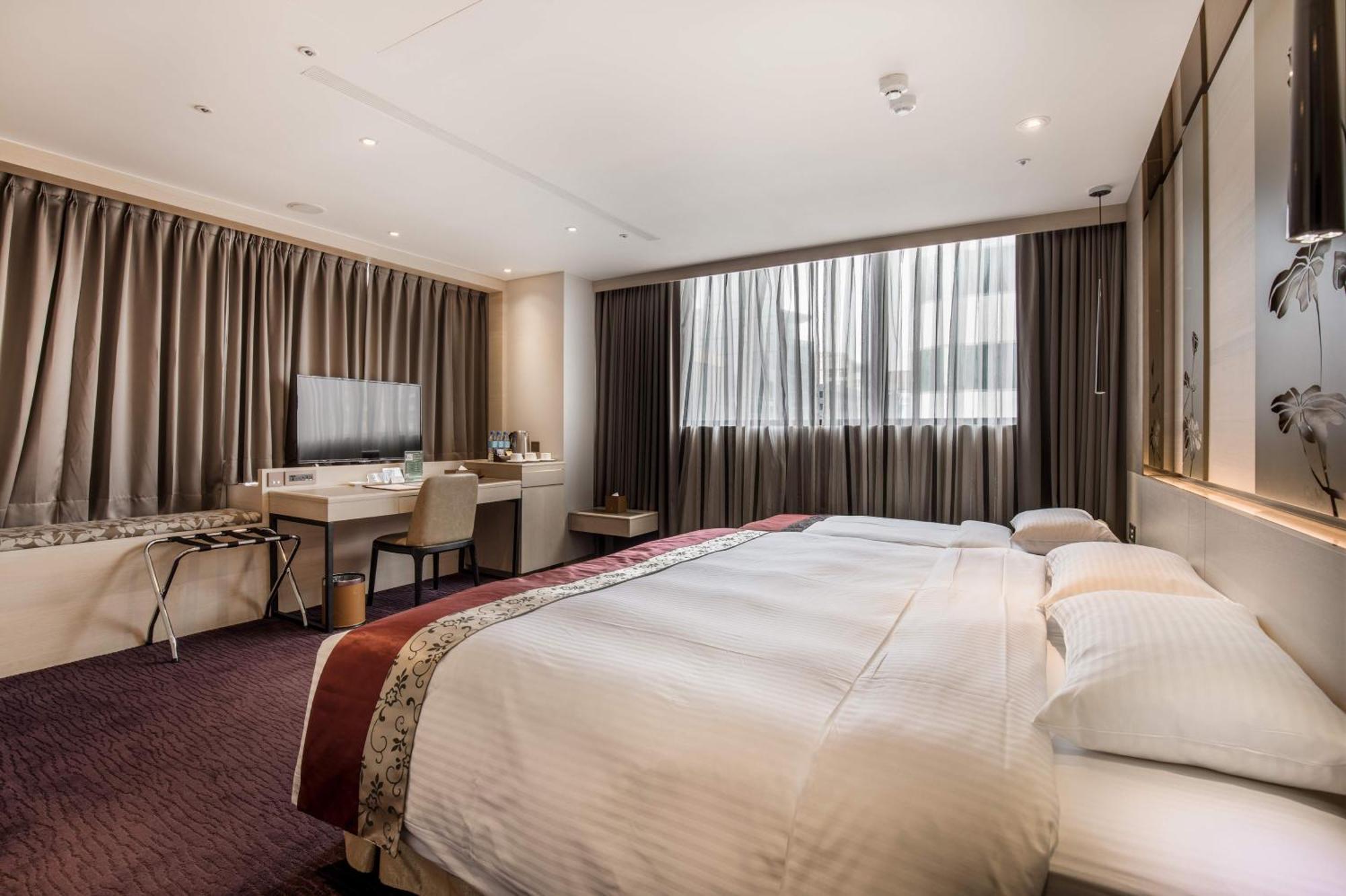 World Grand Nanjing Hotel 4*