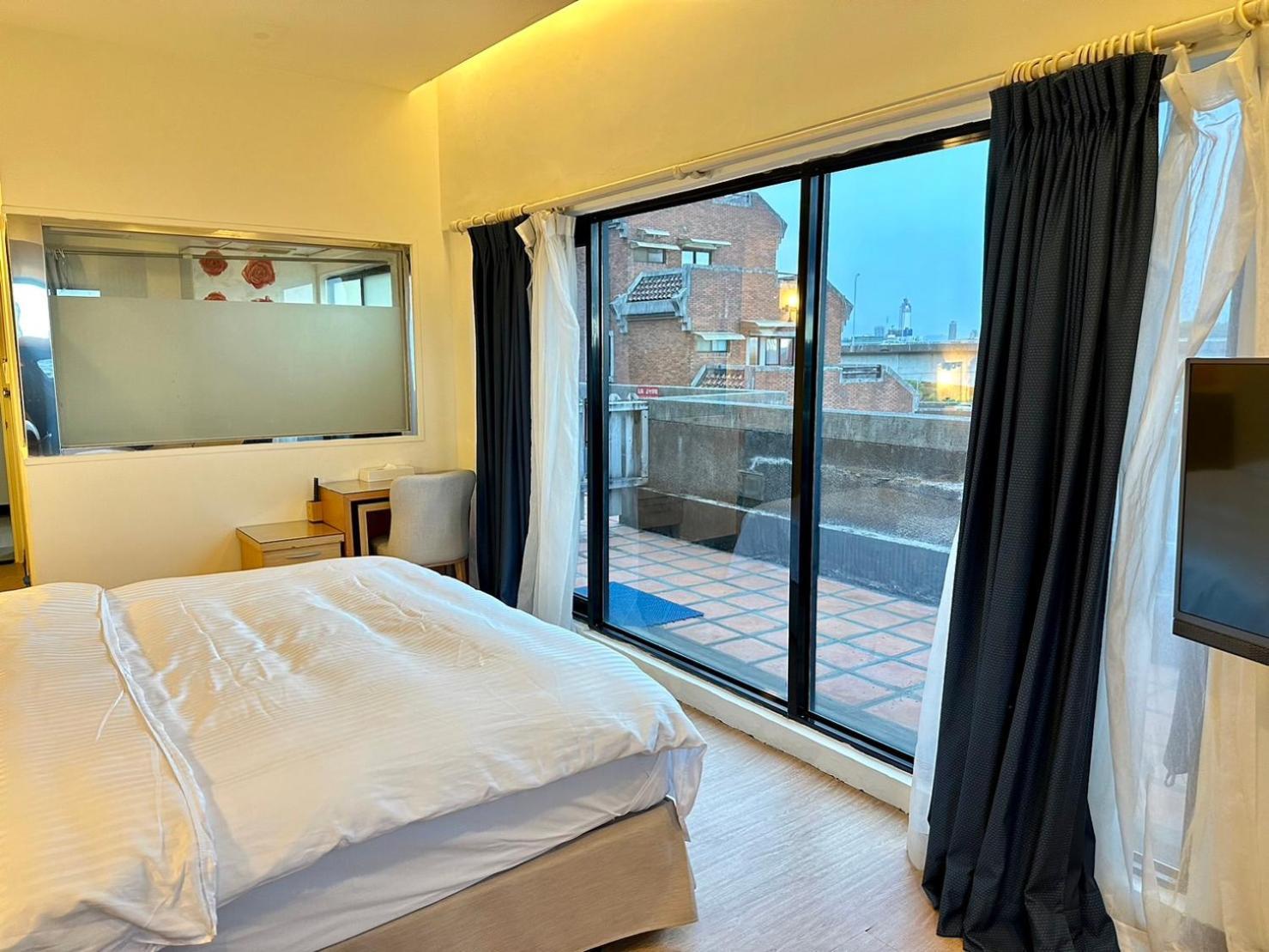 Chientan Youth Hotel 3*