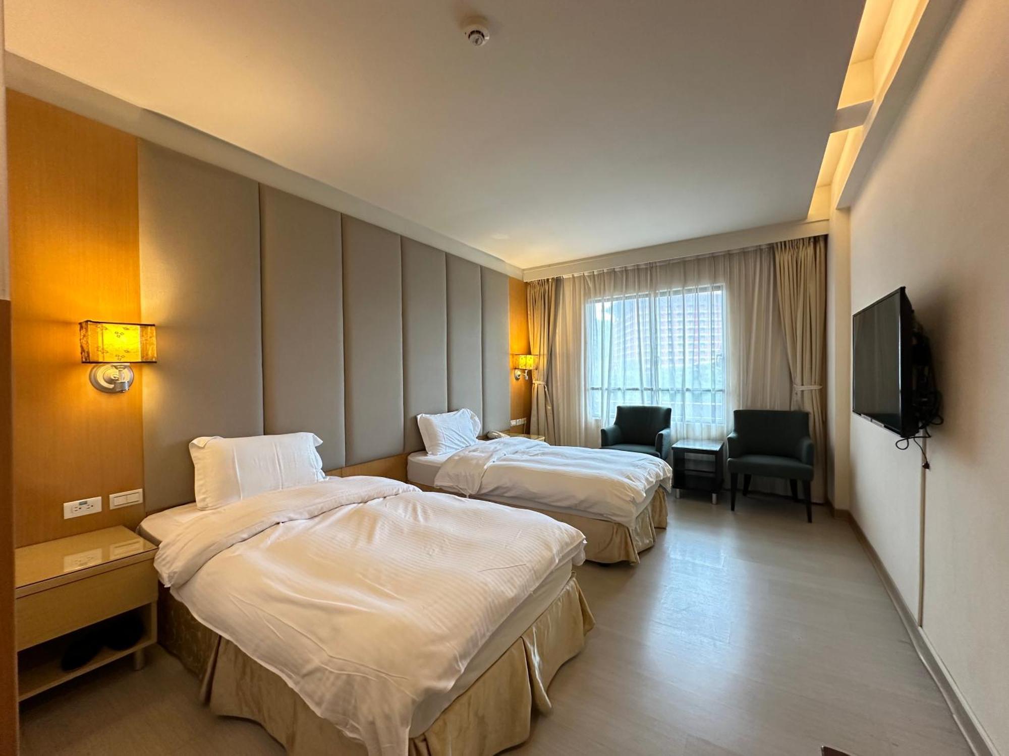 Chientan Youth Hotel 3*