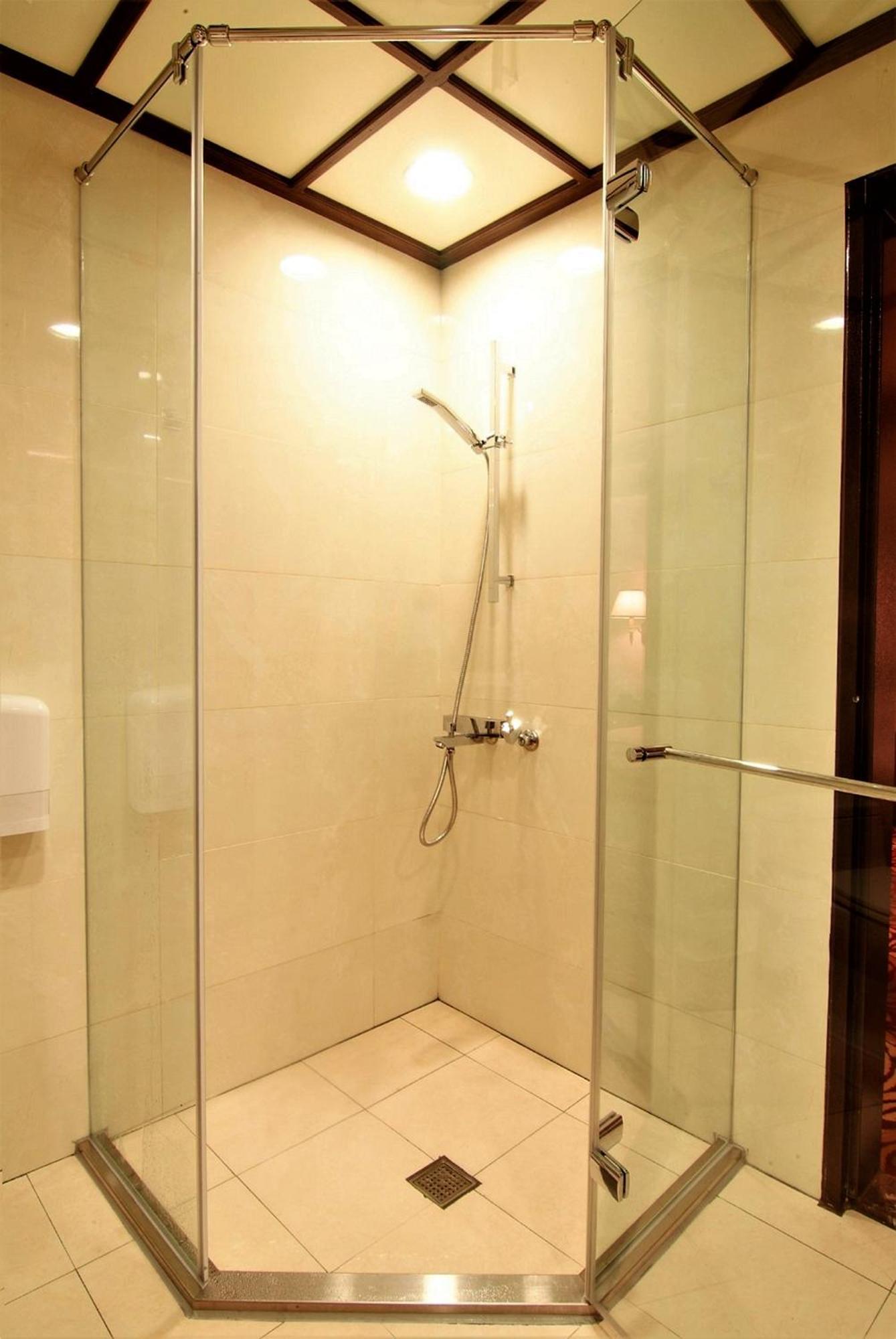 Chyuan Du Spring Hotel 3*