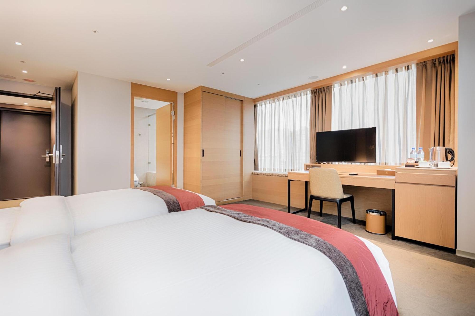 World Grand Nanjing Hotel Taipei