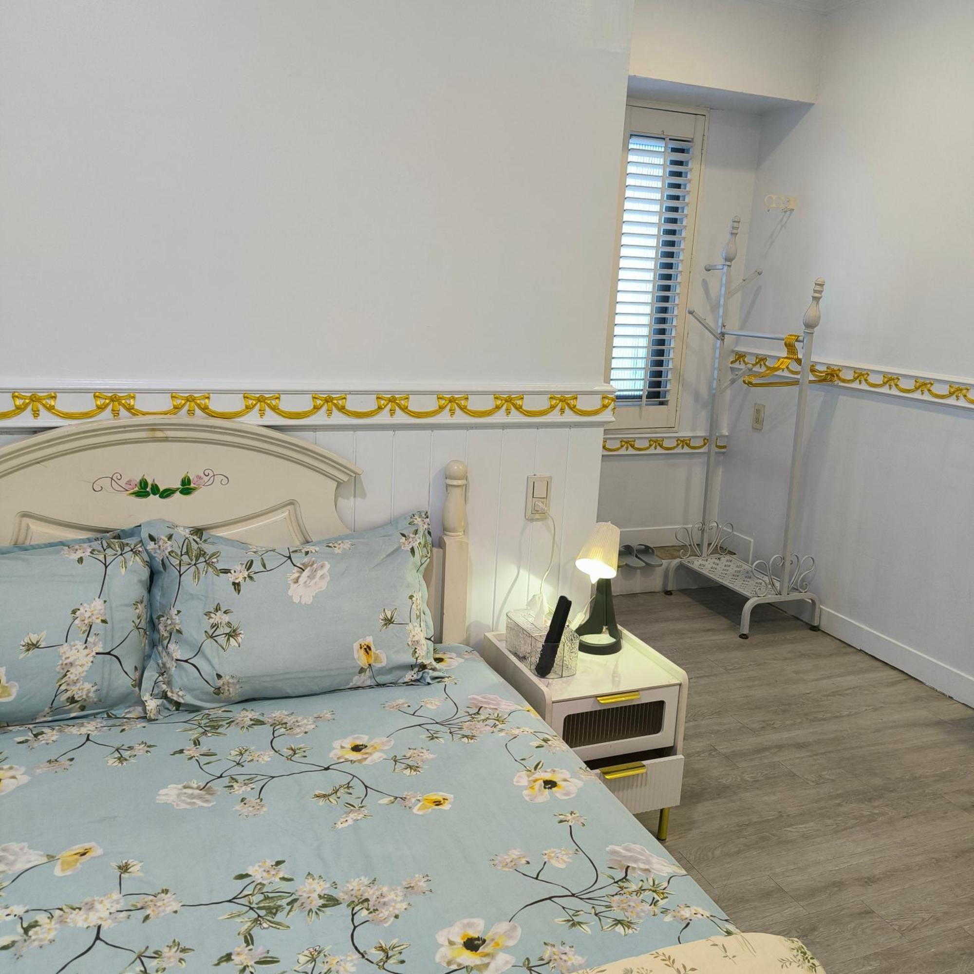 橙舍二館 Tw 2 Hostel *