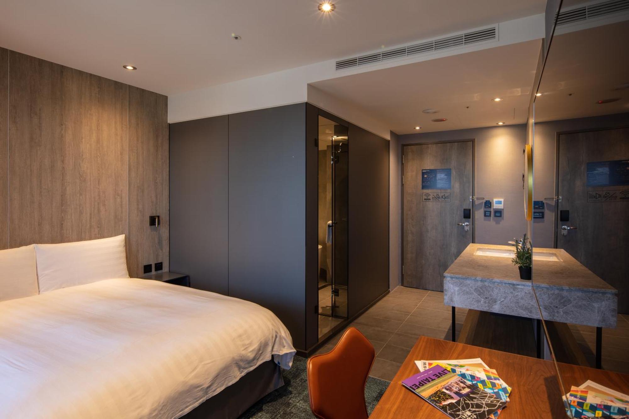 Roaders - Station Hotel 4*