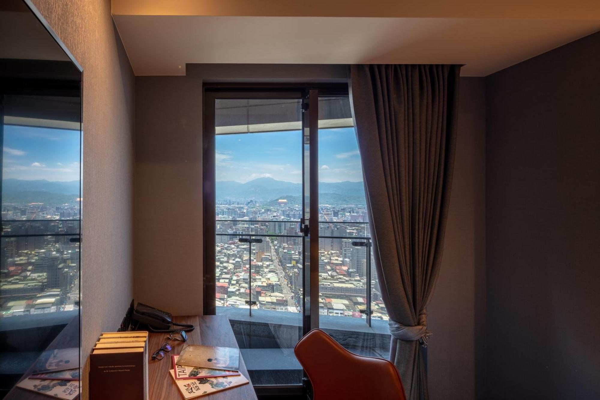 Roaders - Station Hotel 4*