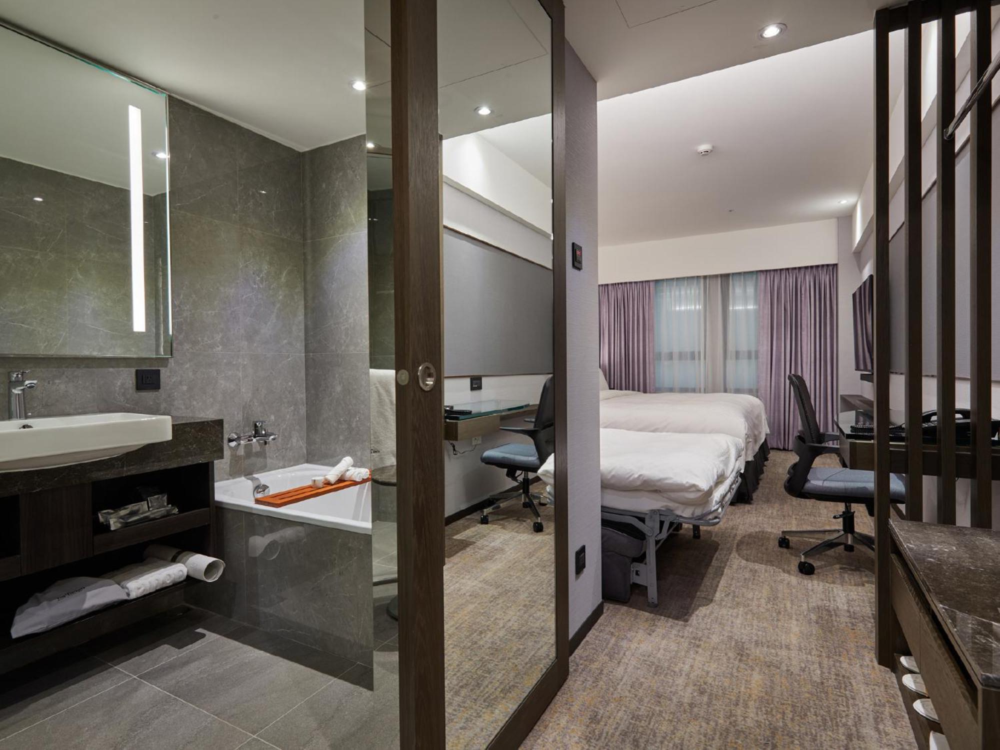 The Tango Linsen Hotel 4*