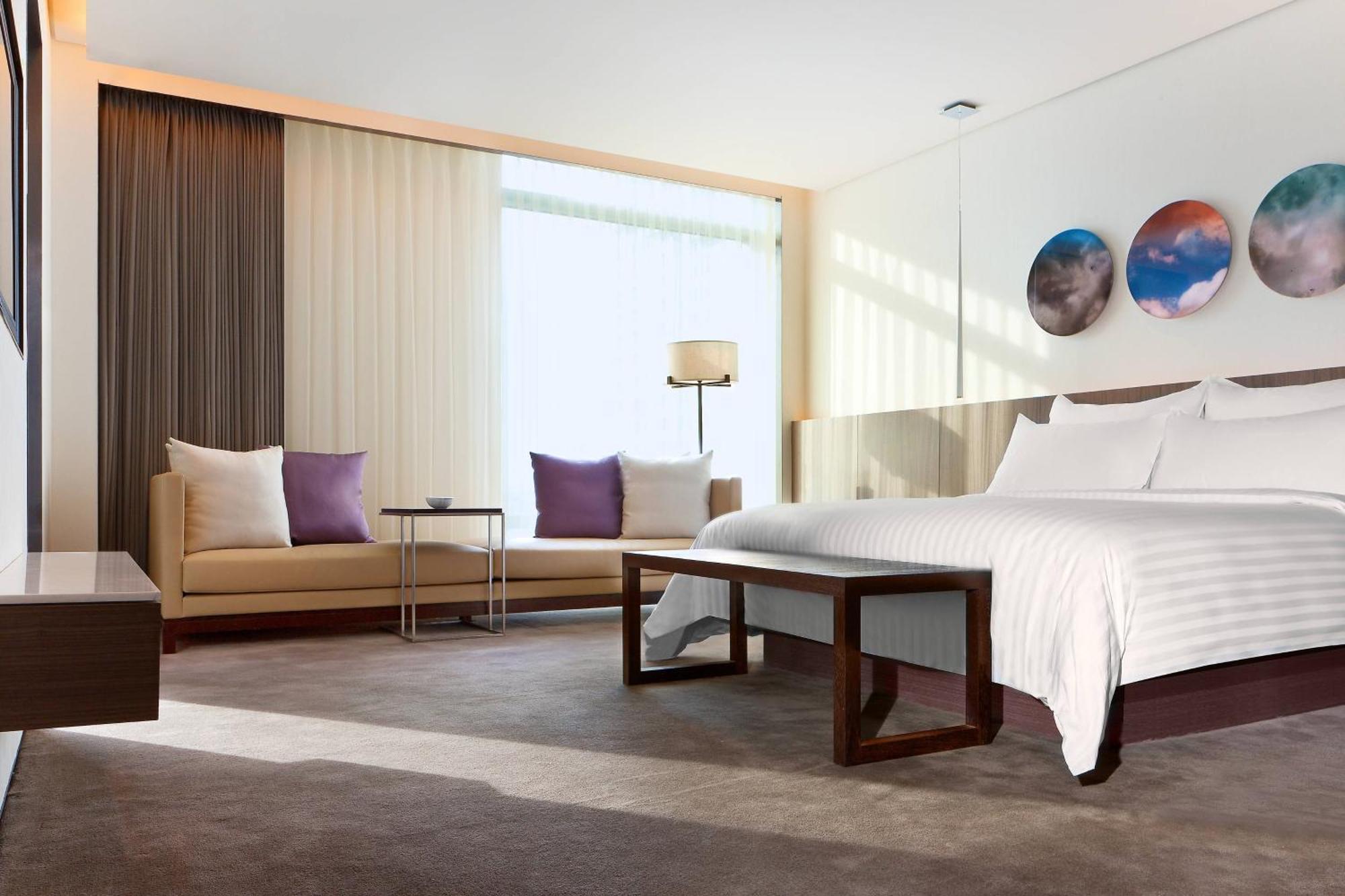 Le Meridien Hotel 5*