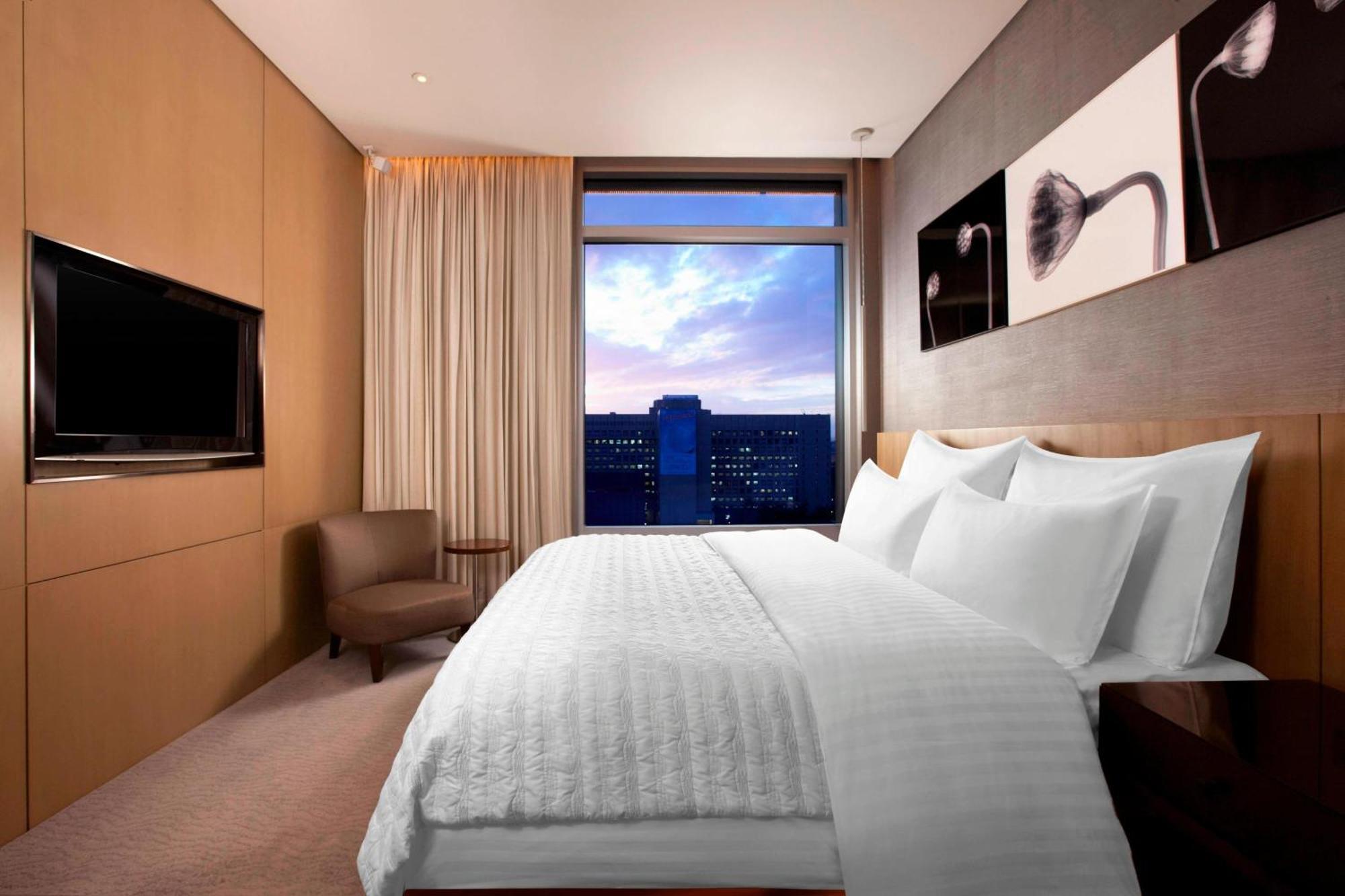 Le Meridien Hotel