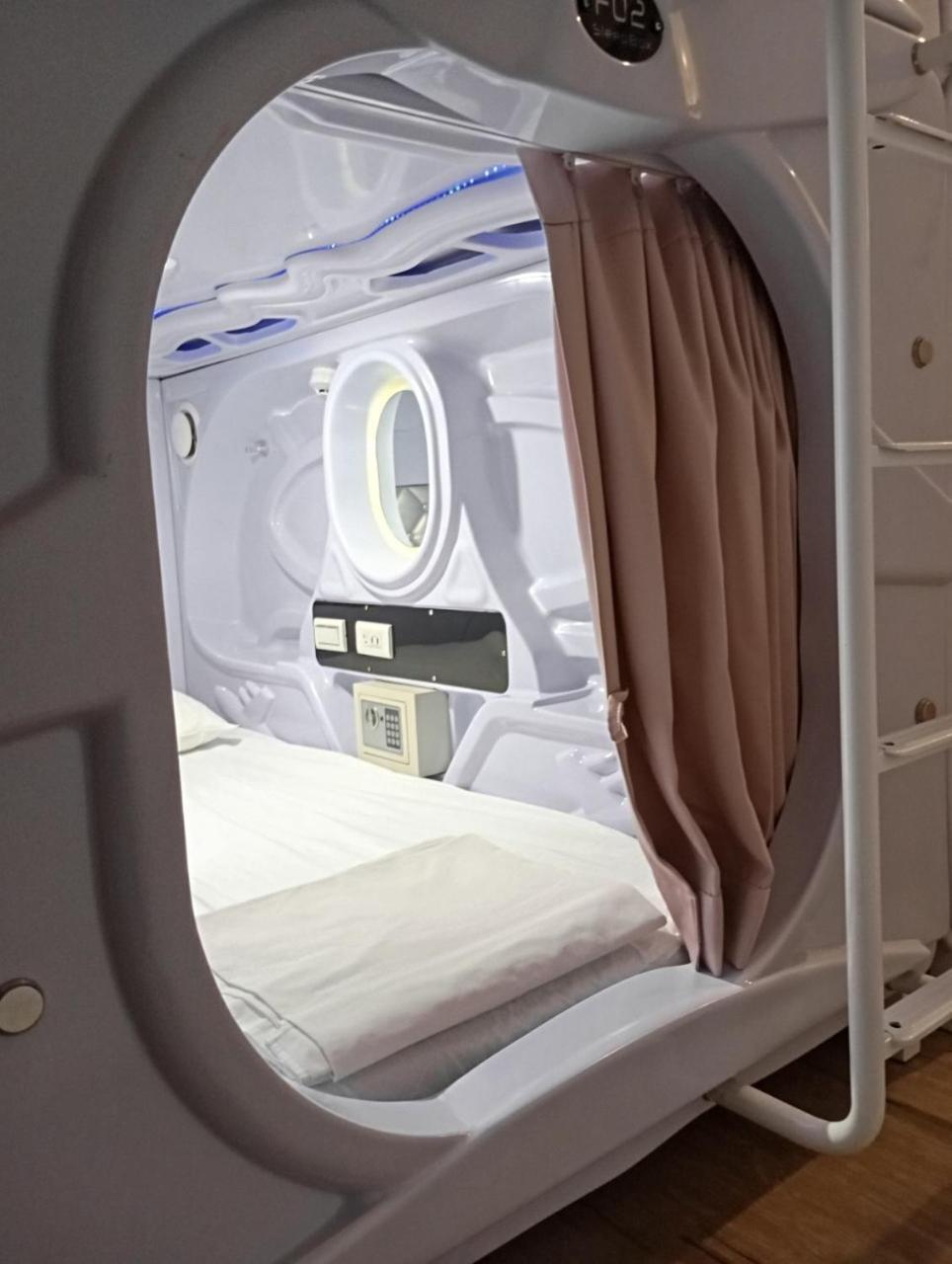 Hostel Sleepbox *