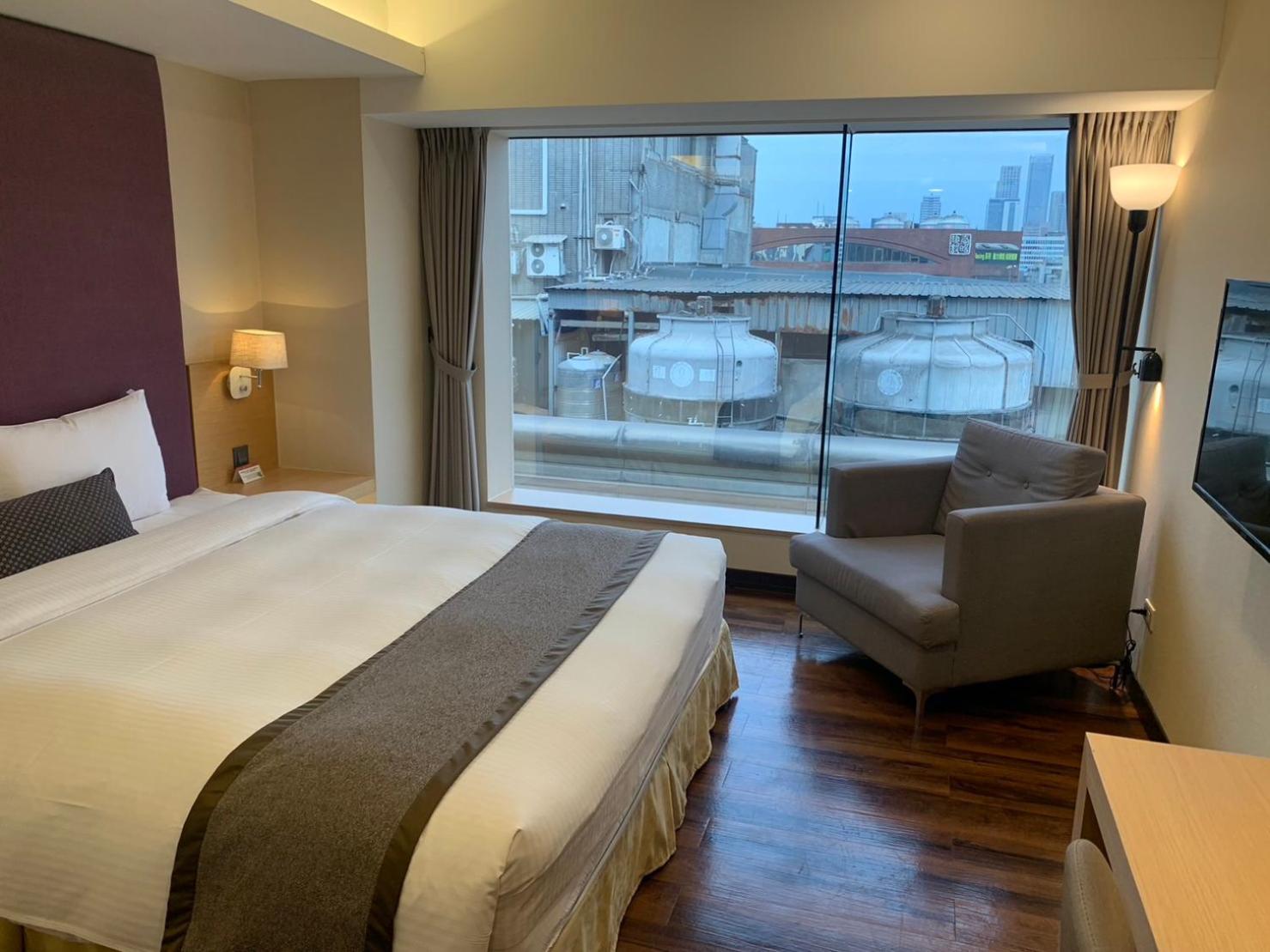Eastin 3*