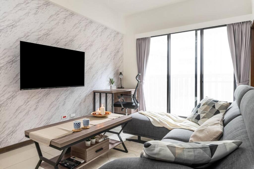 2b1blk, Stylish & Comfortable, 5 Min To Ximen Mrt • 2房1衛 客廳廚房 時尚舒適 5分到西門站 Apartment *