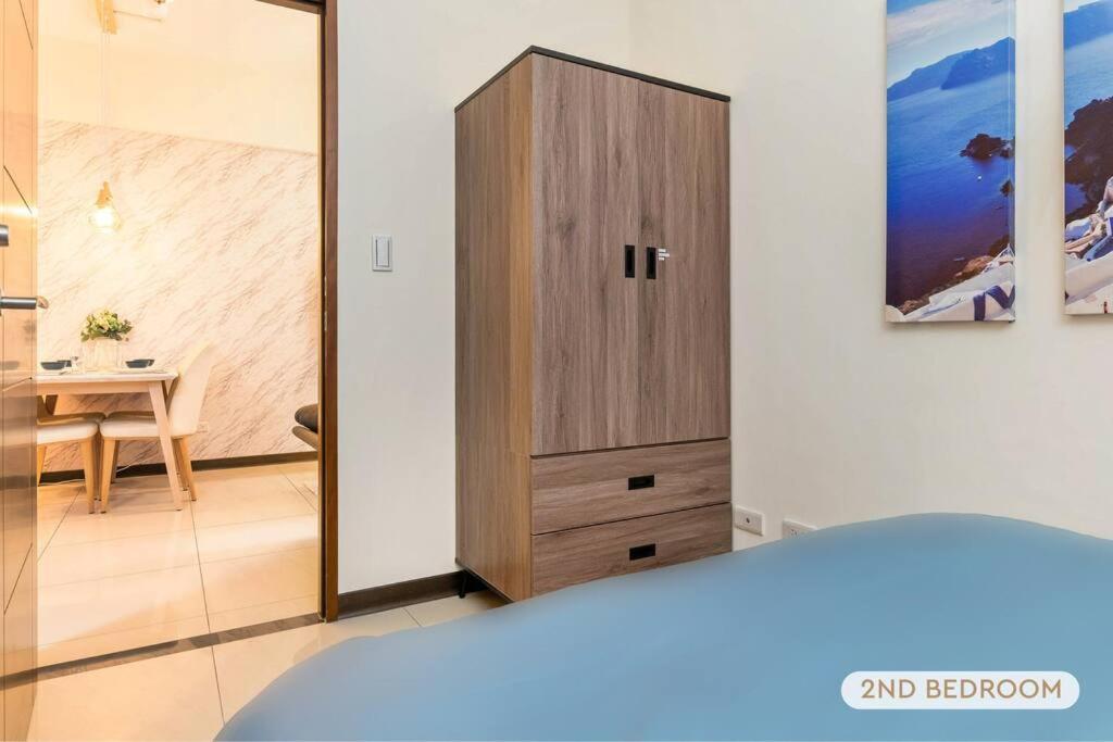 2b1blk, Stylish & Comfortable, 5 Min To Ximen Mrt • 2房1衛 客廳廚房 時尚舒適 5分到西門站 *