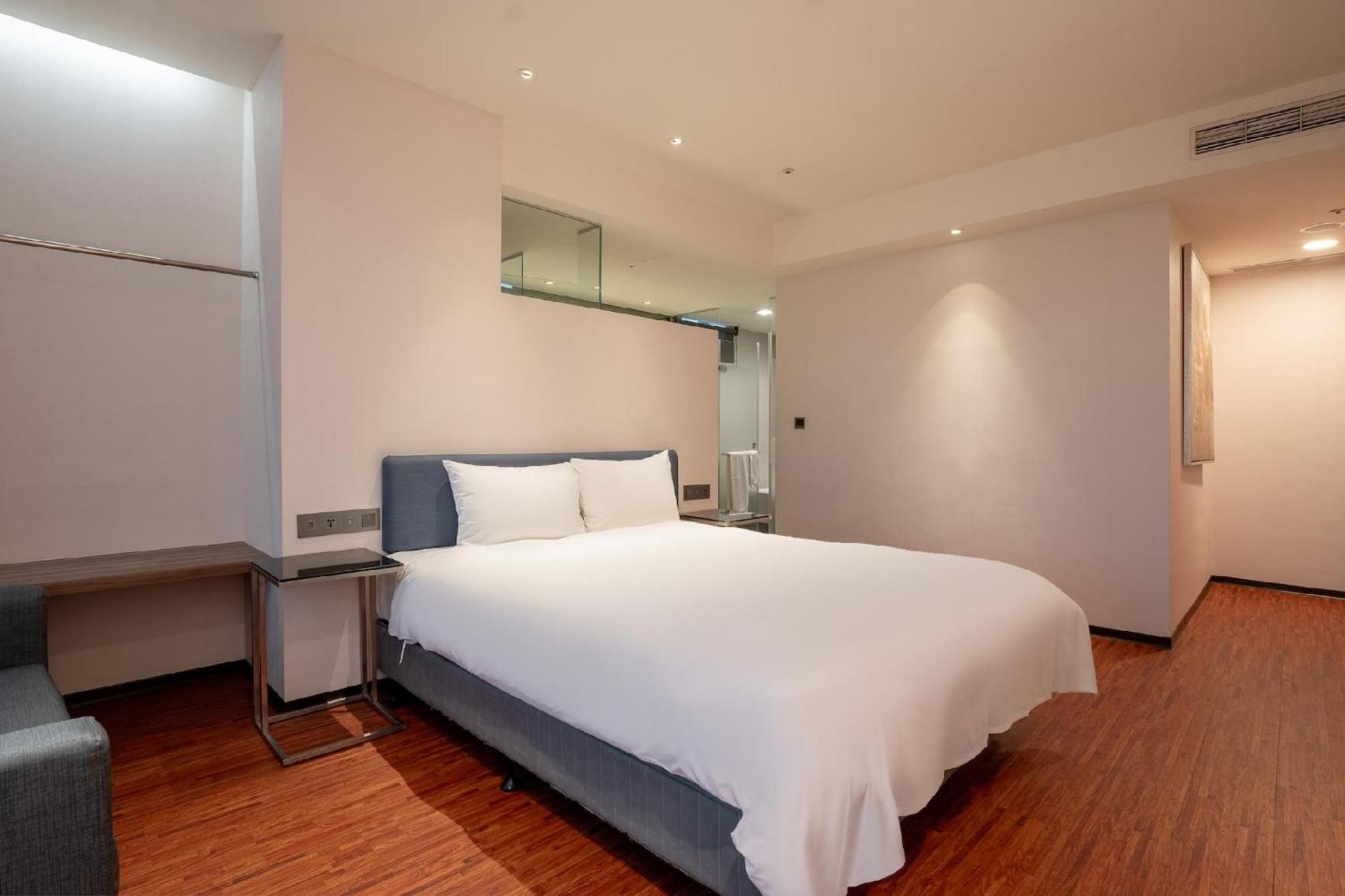 Check Xinyi Hotel 3*