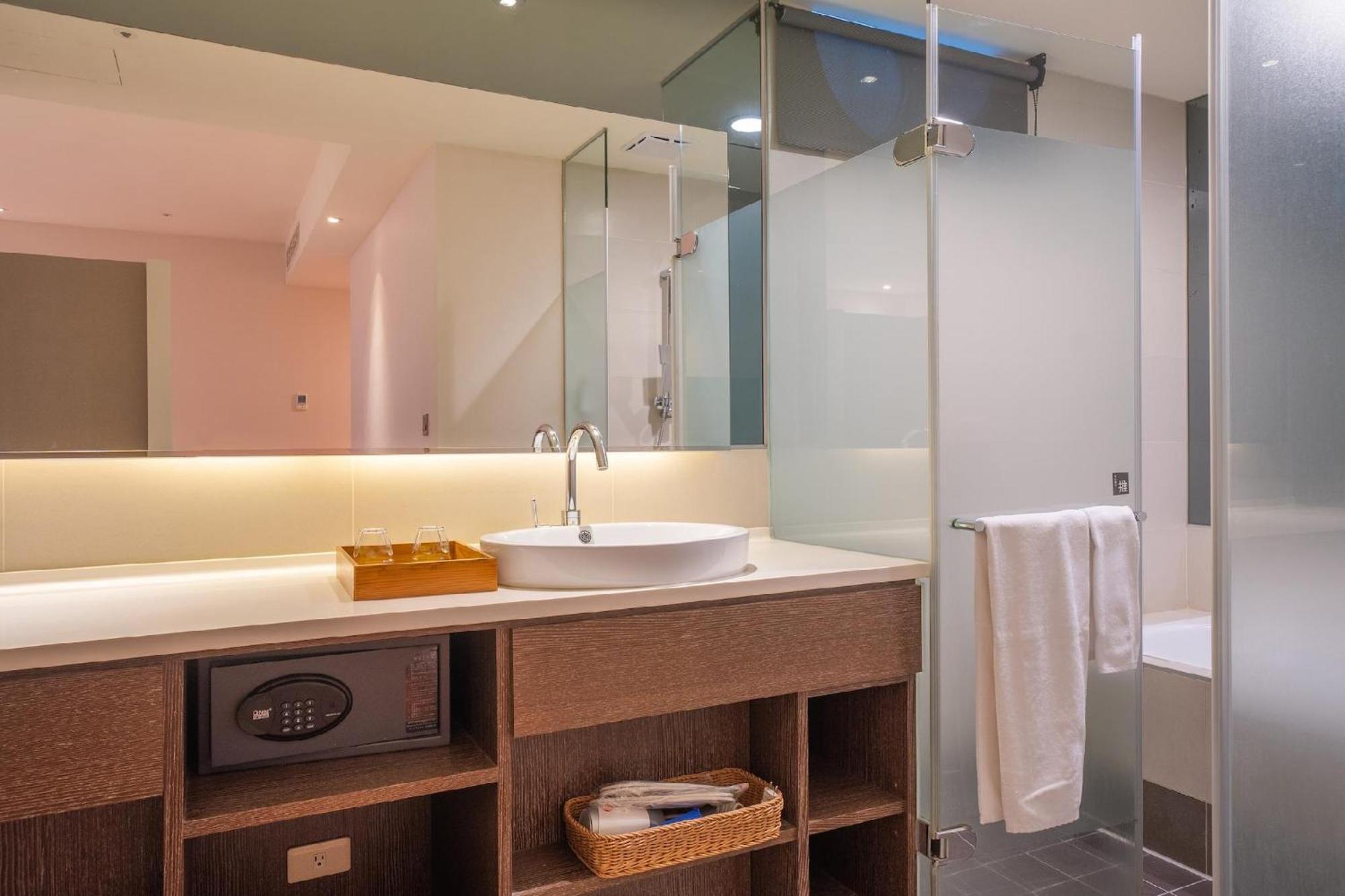 Hotel Check Xinyi